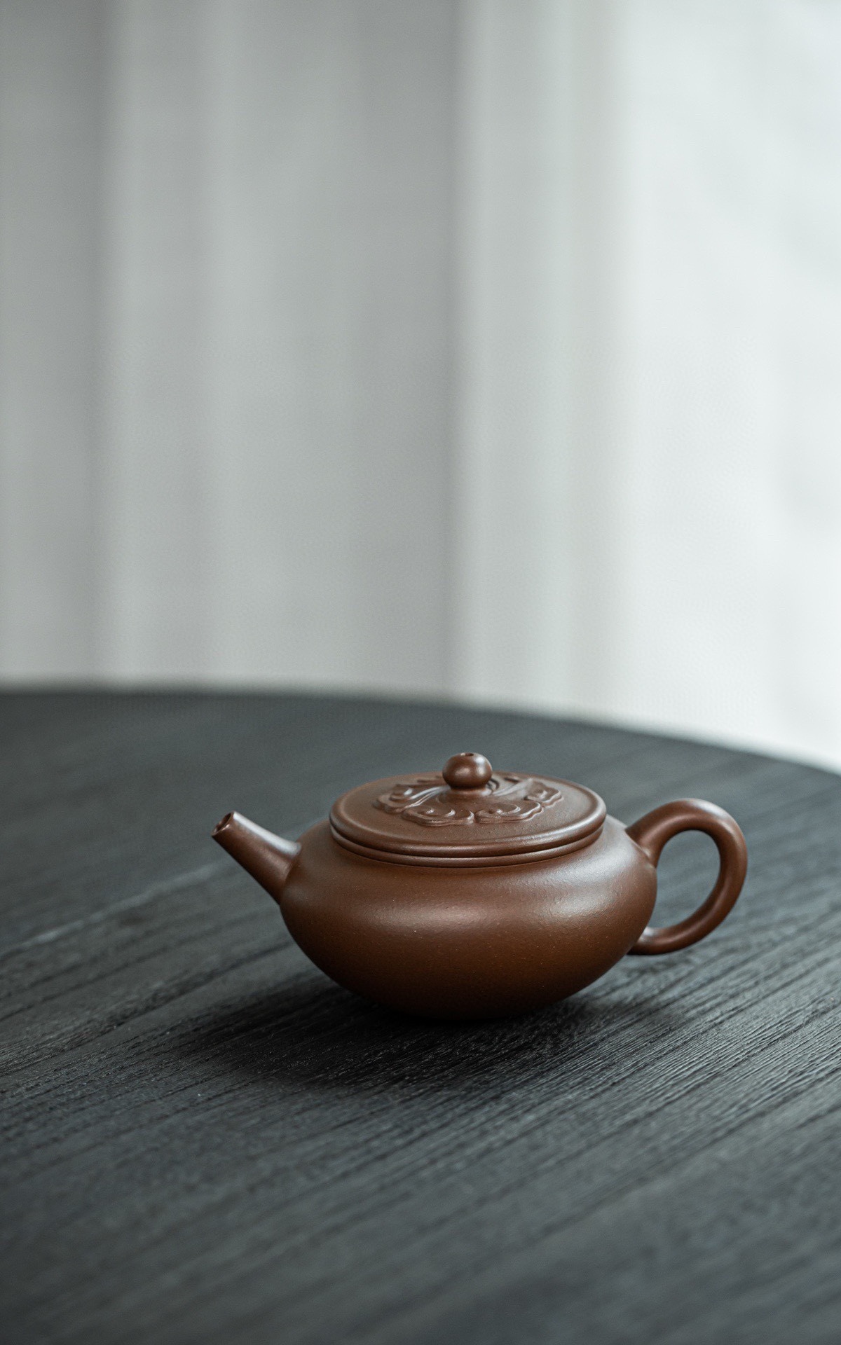 【禪雲】--此壺大口實用器，出水暴爽，整體飽滿。扁韻，壺蓋作雲，更添禪意。