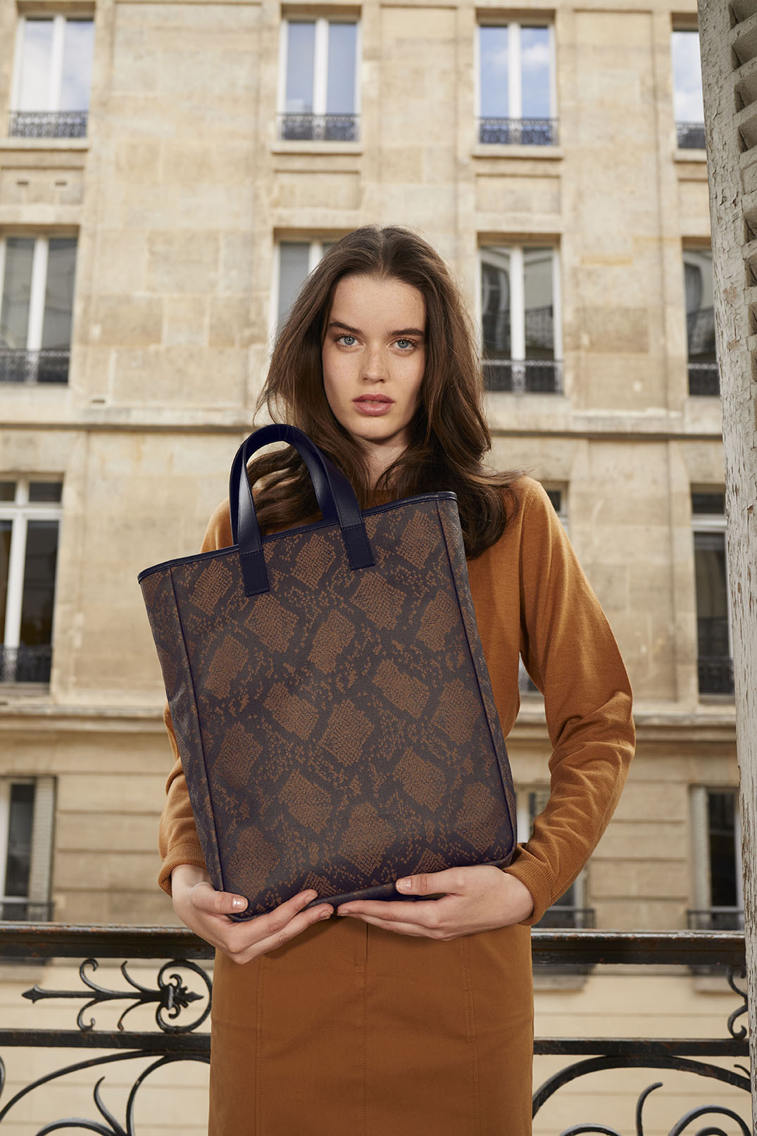 Hand-carried bag, Python, Le Jacquard Français
