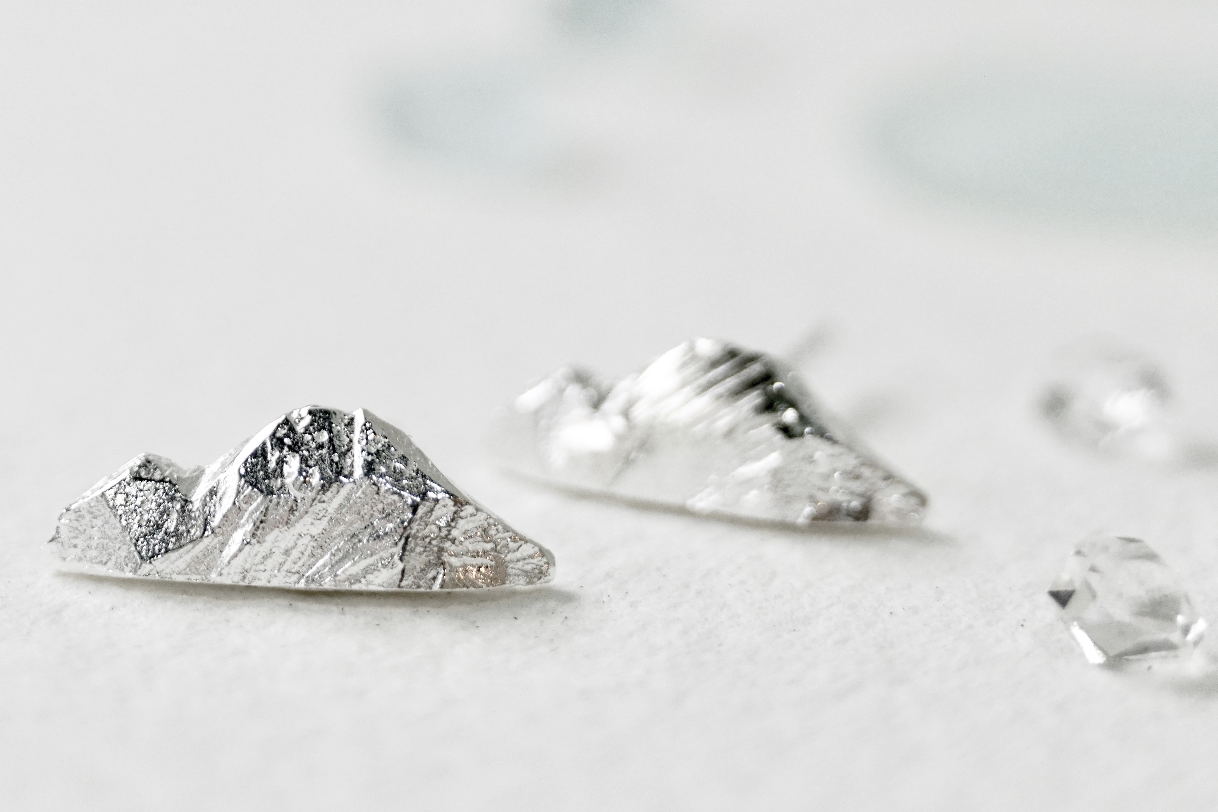 Shanho Jewelry Tiny Mountain 小山丘耳環