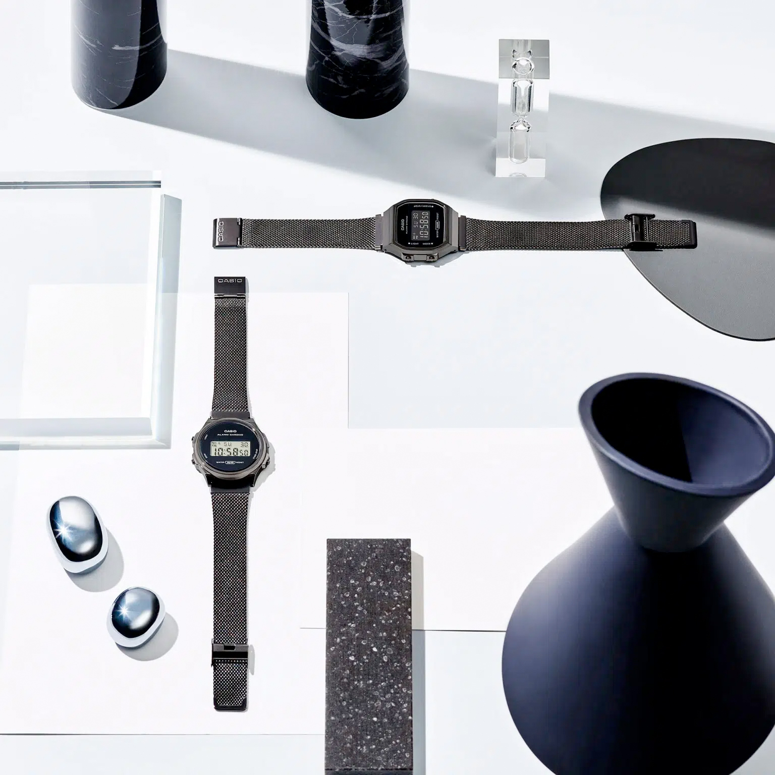 Casio A171WEMB-1A 圓形 黑灰色 復古跳字錶