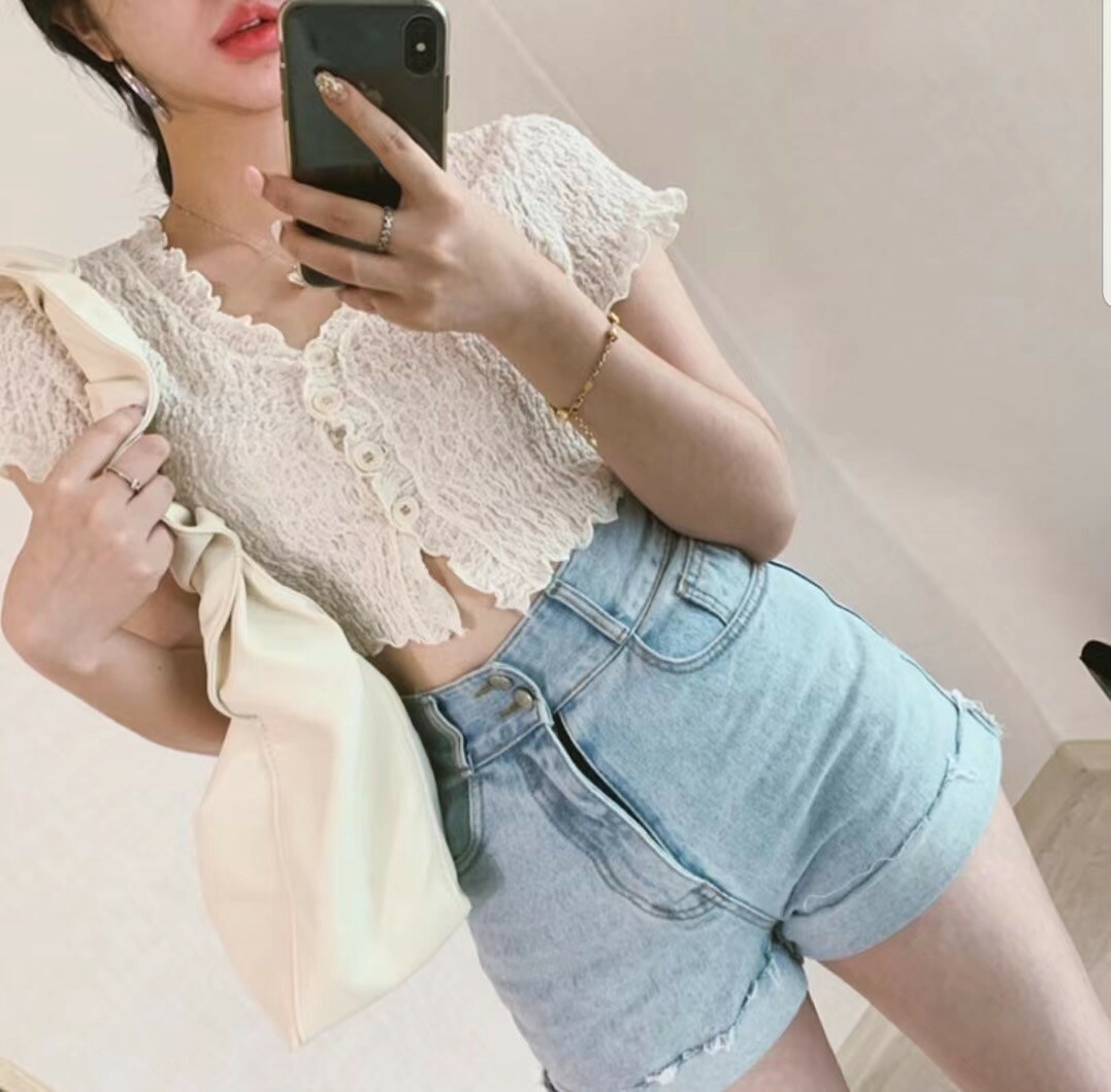 978雙釦不收邊可反褶高腰牛仔短褲