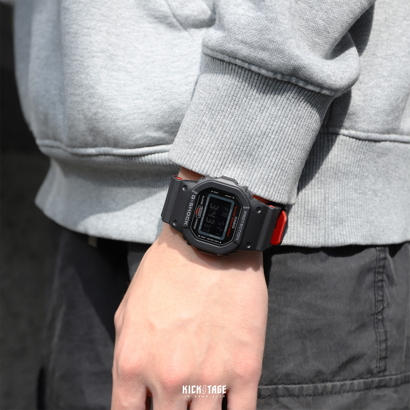 CASIO G-SHOCK DW-5600HR-1 黑紅 卡西歐 電子錶 防水【DW5600HR1DR】