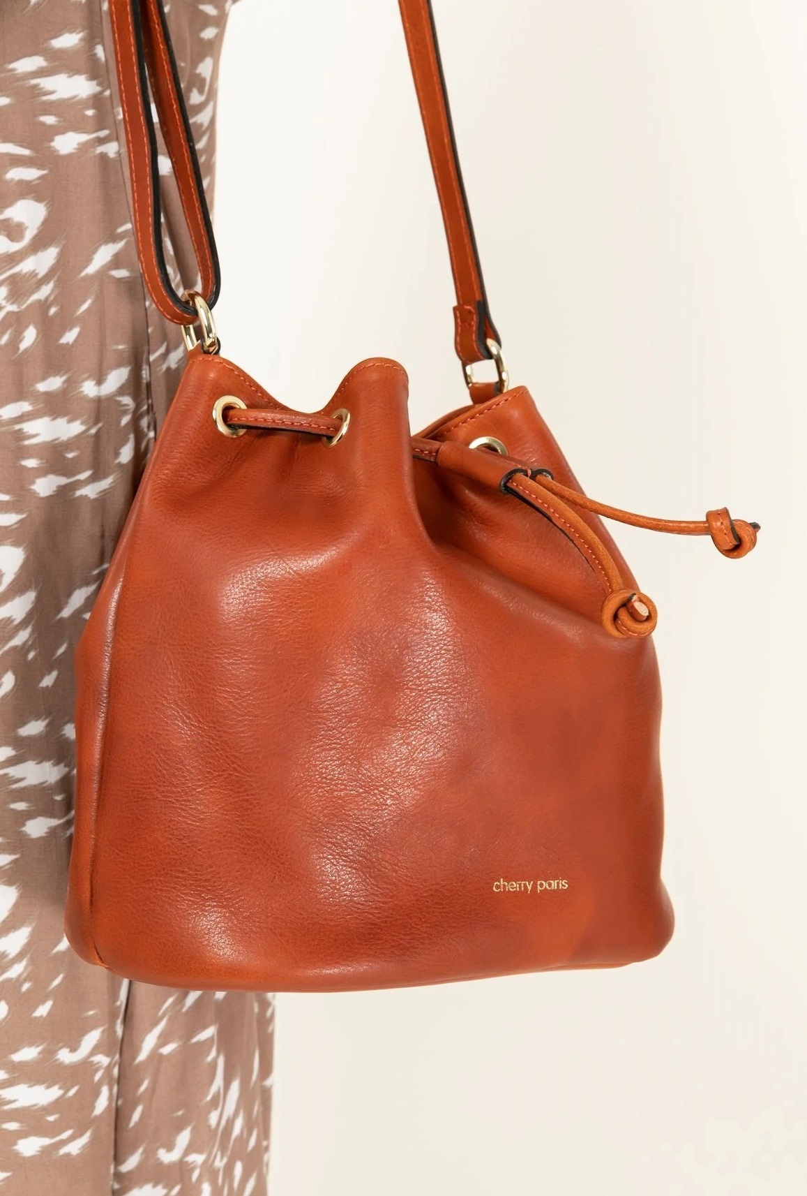 Cherry Paris Leather Bucket bag Linda 4009 Camel 啡橙色