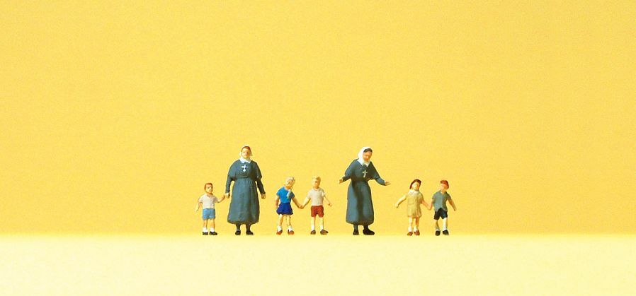 Preiser 79211 N規 修女與小孩