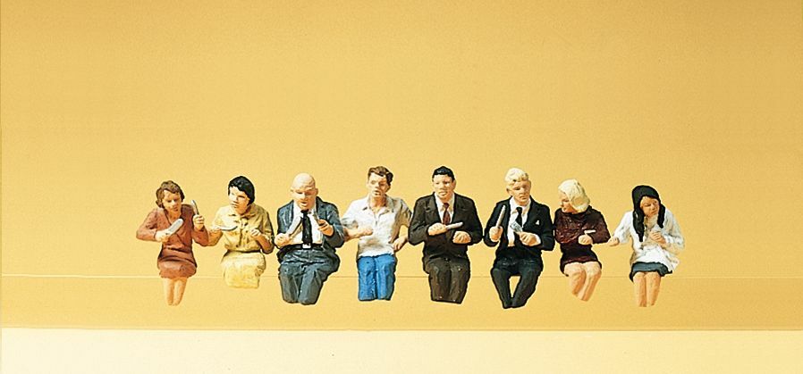 Preiser 10391 HO scale, Sitting Eating