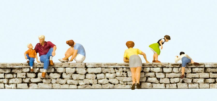 Preiser 10615 HO scale, children on the wall
