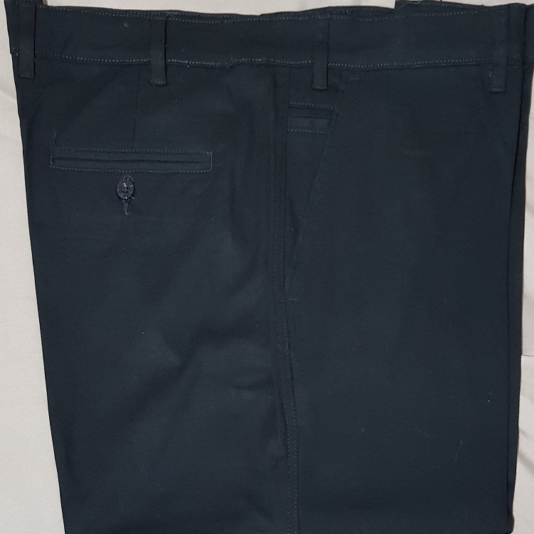 甄褲｜薄款休閒褲（加大尺碼）｜中高腰直筒・無摺設計（44~51 吋）免費改長