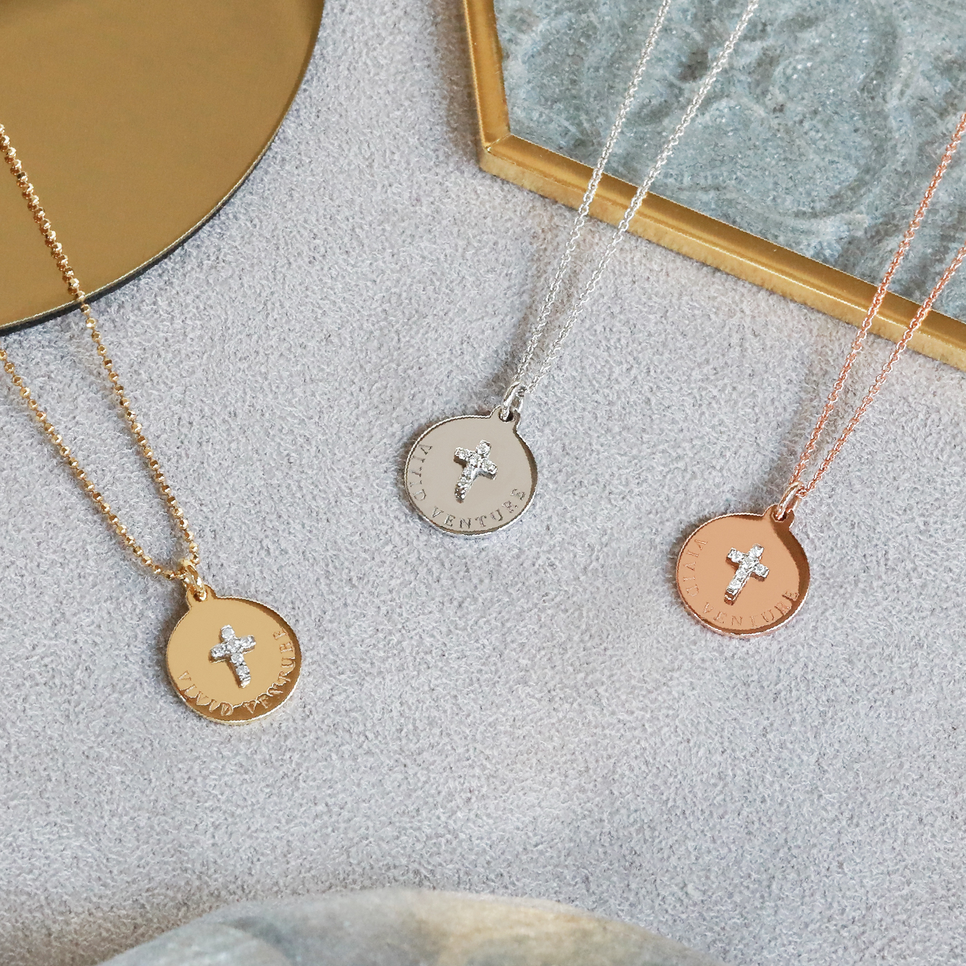 Lucky Charm — Lucky 十字架