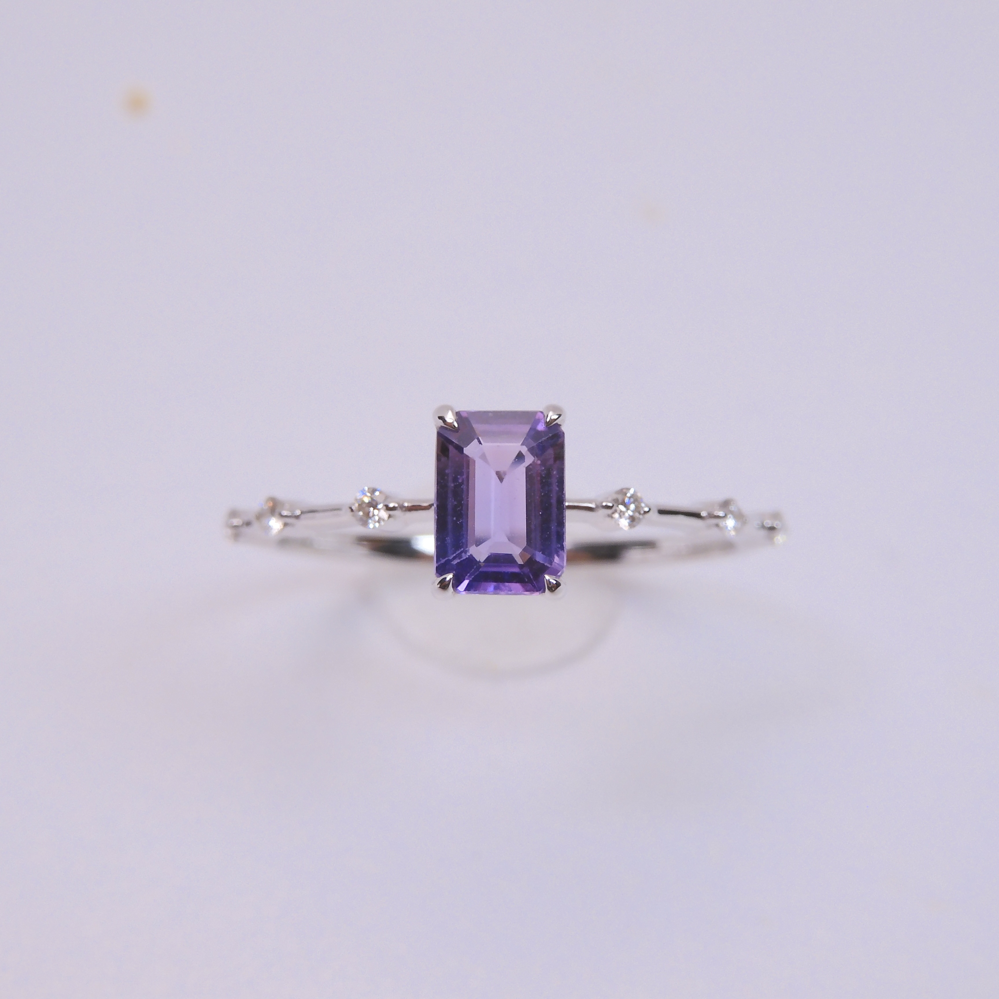 18K金 0.6ct 紫色藍寶石戒指