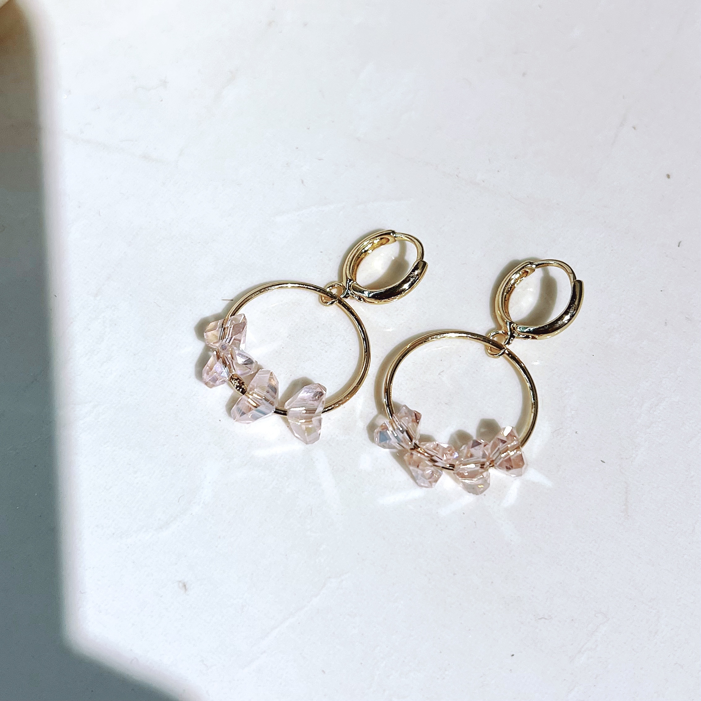 水晶淡粉角圈圈耳環