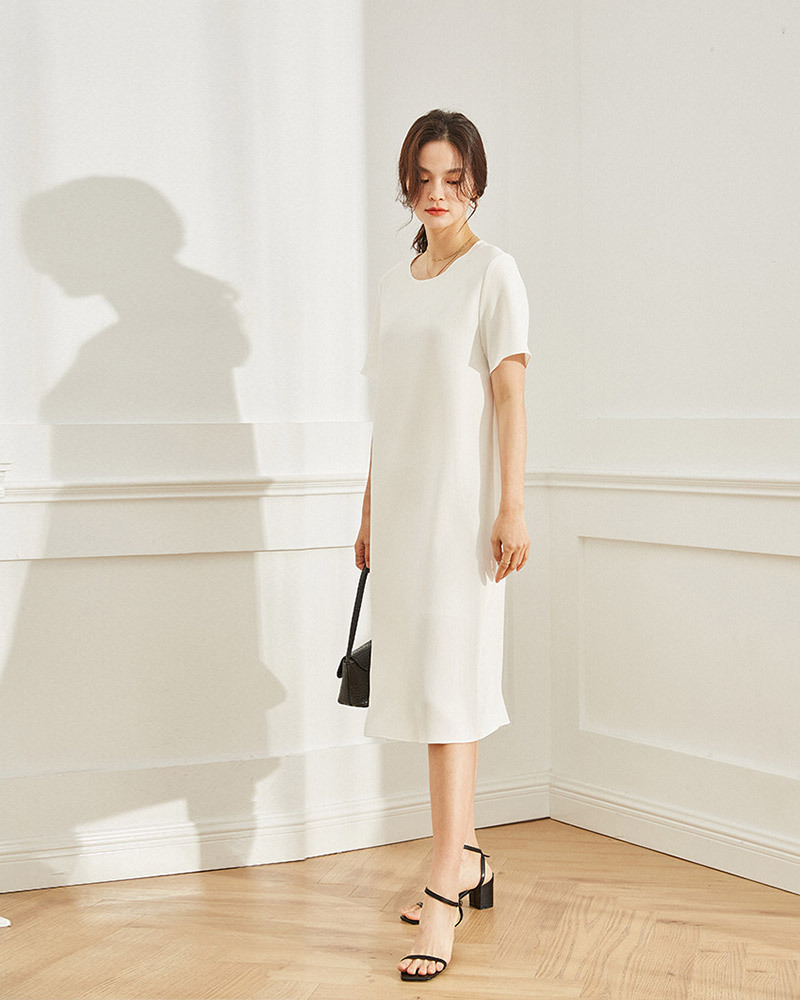 DEER.W 圓領素面直筒醋酸洋裝 白色