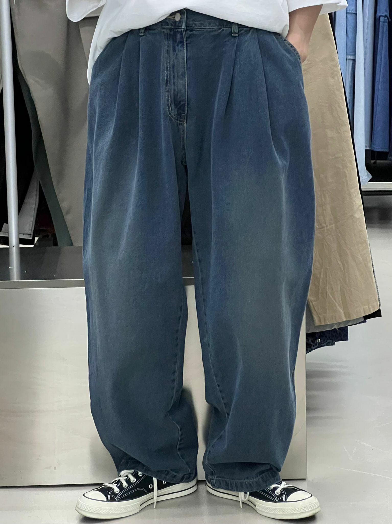 洗水鬆身牛仔褲 J584