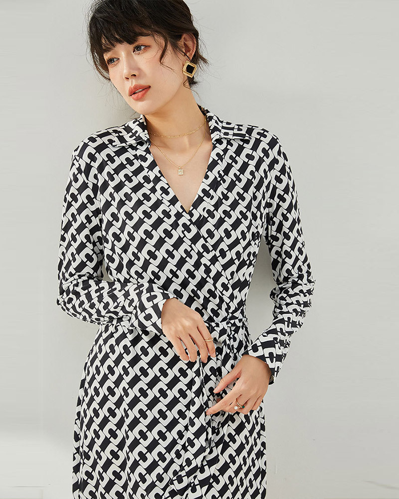 鍊紋V領綁帶長洋裝 黑色