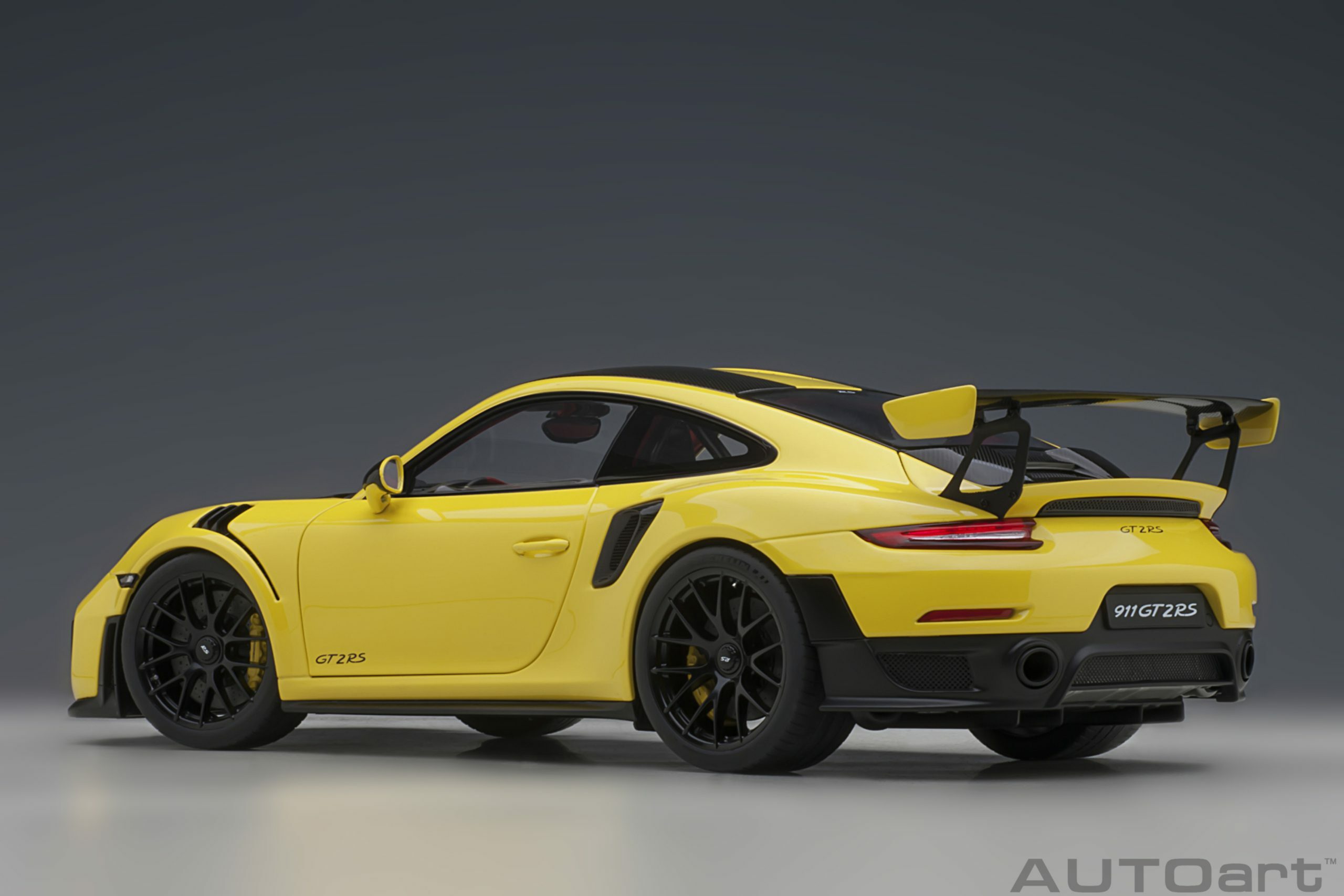 1/18 AUTOART Porsche 911 (991.2) GT2 RS Weissach Package (Racing Yellow) (78172)