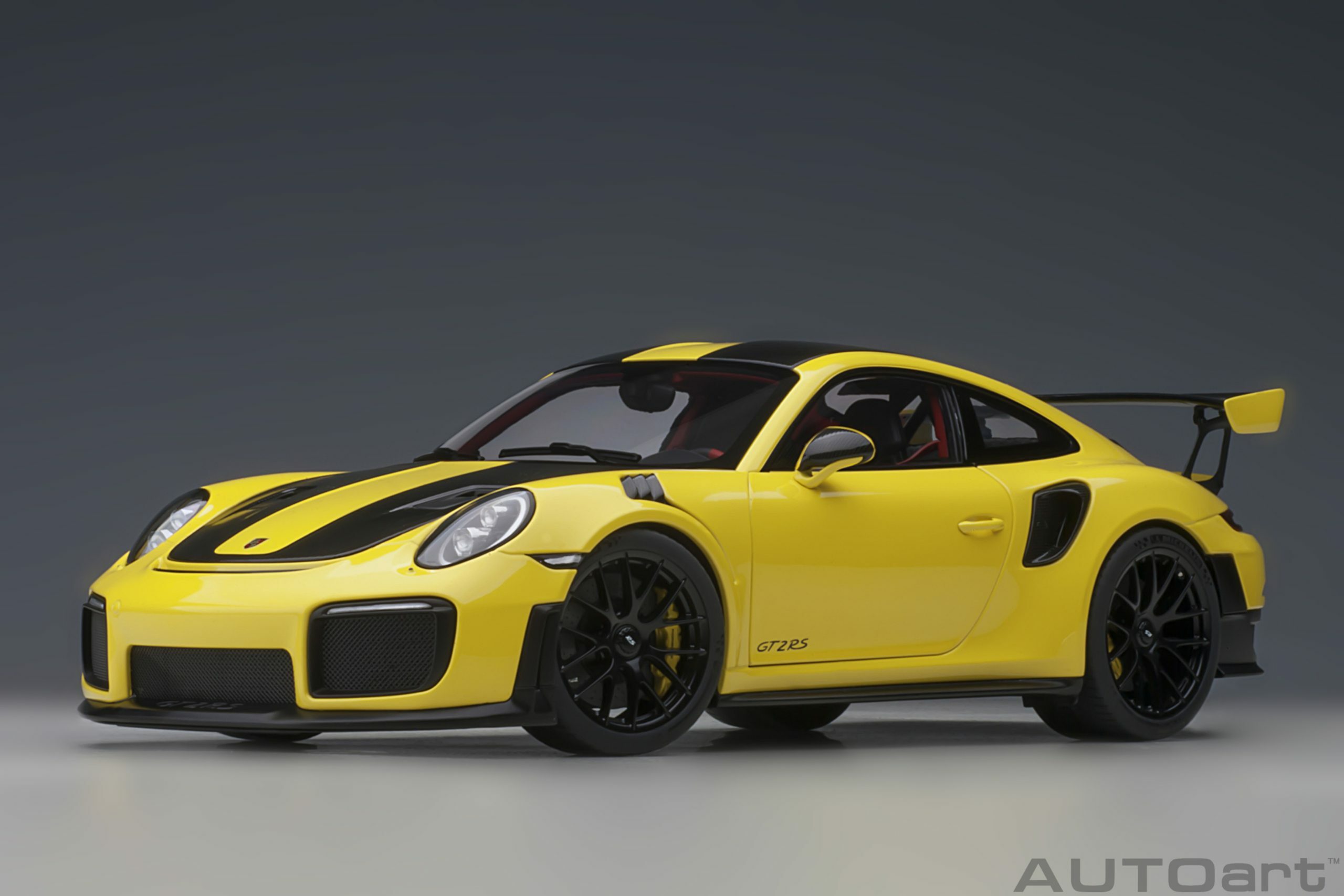 1/18 AUTOART Porsche 911 (991.2) GT2 RS Weissach Package (Racing Yellow) (78172)