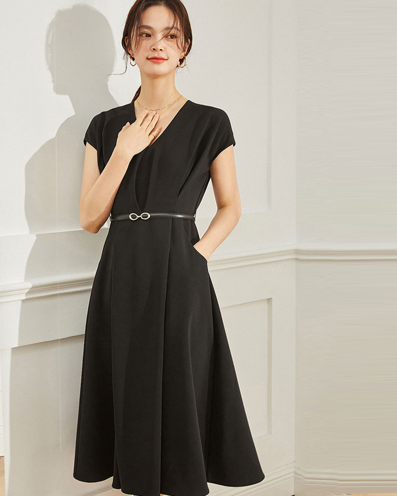 DEER.W V領收腰綁帶傘襬洋裝 黑色