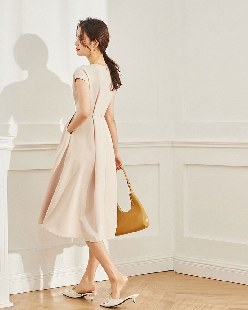 DEER.W V領收腰綁帶傘襬洋裝 杏色