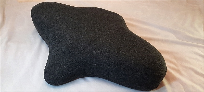 Cookie推薦優扶磁石護頸枕， 睡覺還能感受到指壓按摩