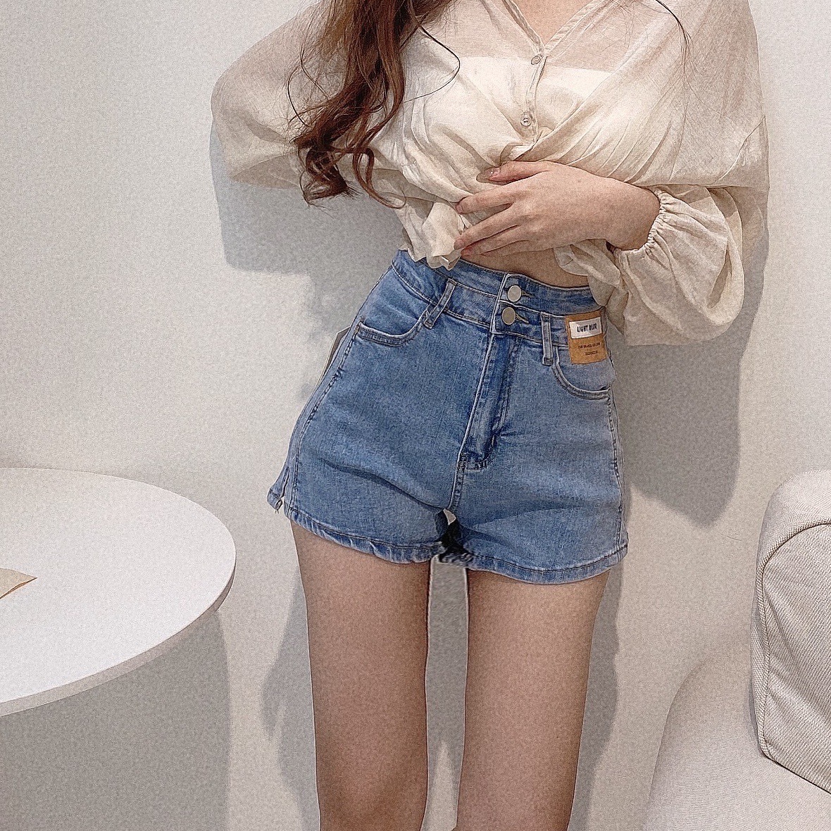 小布標側衩高腰牛仔短褲/三色
