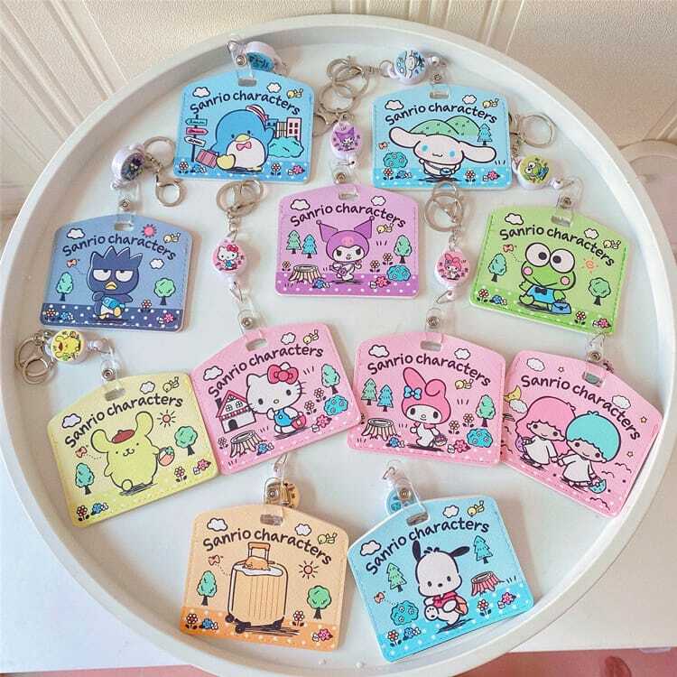 WLM660 SANRIO RETRACTABLE CARD HOLDER WITH KEYCHAIN