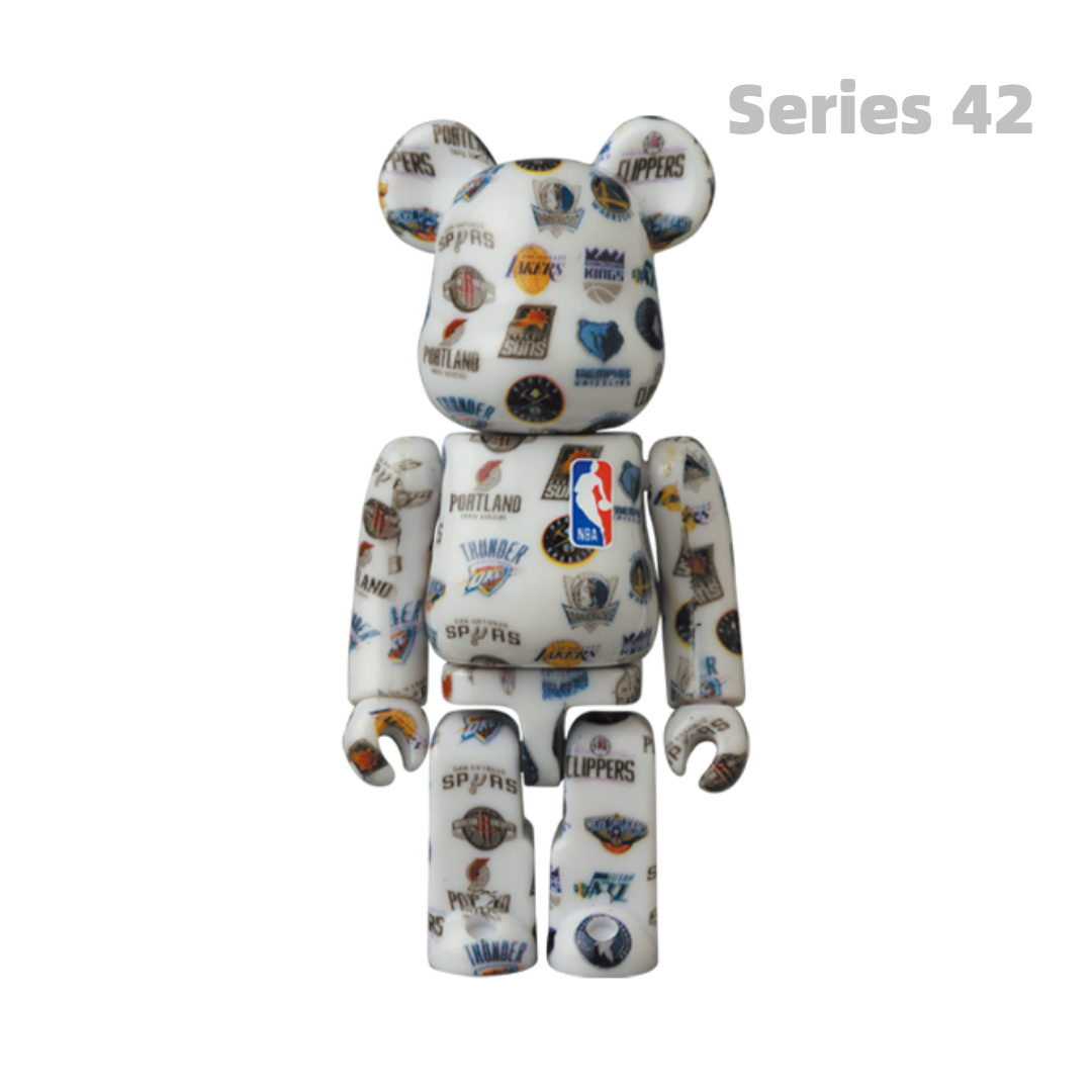 Bearbrick 100% series 42 - Hero west