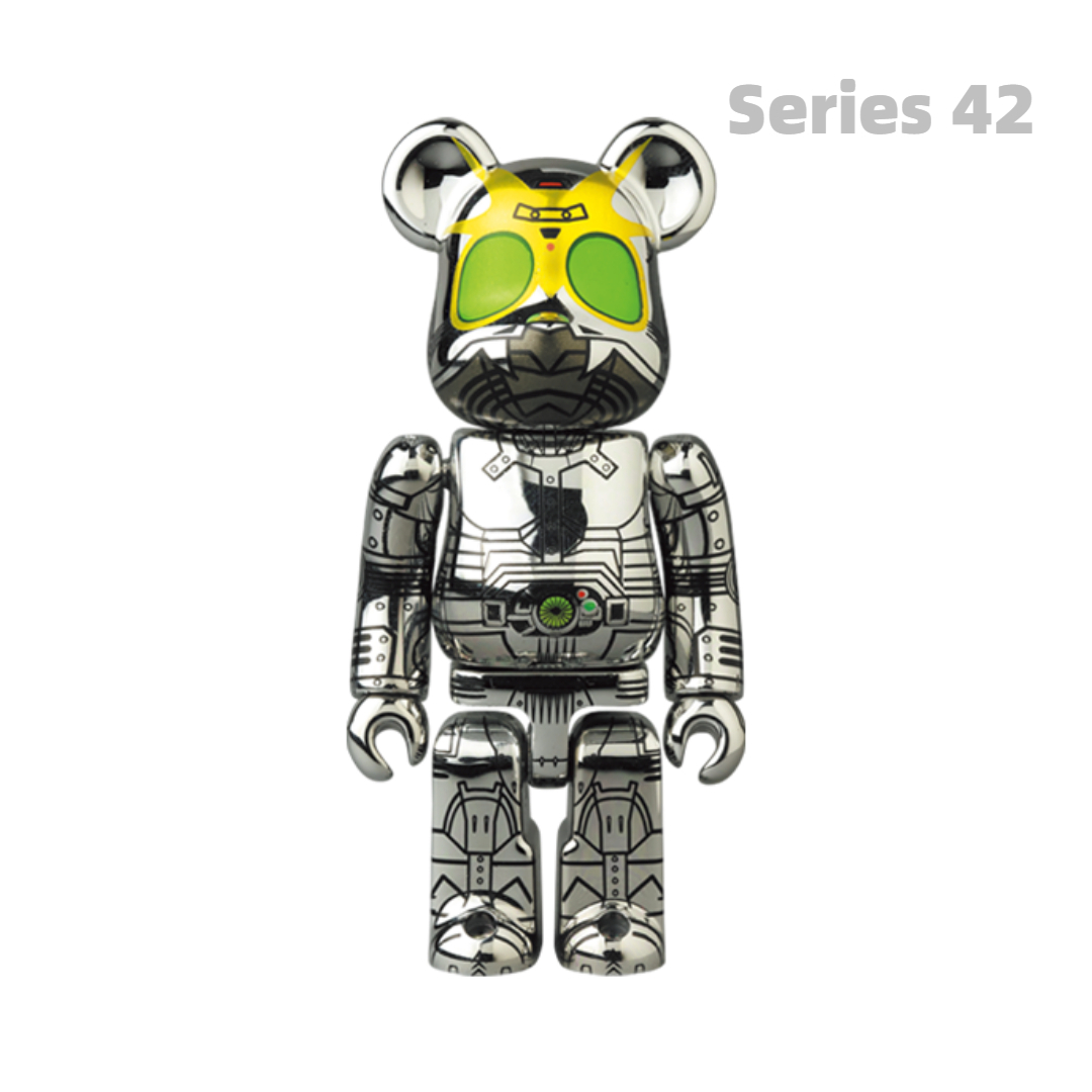 Bearbrick 100% series 42 - SF Masked Rider