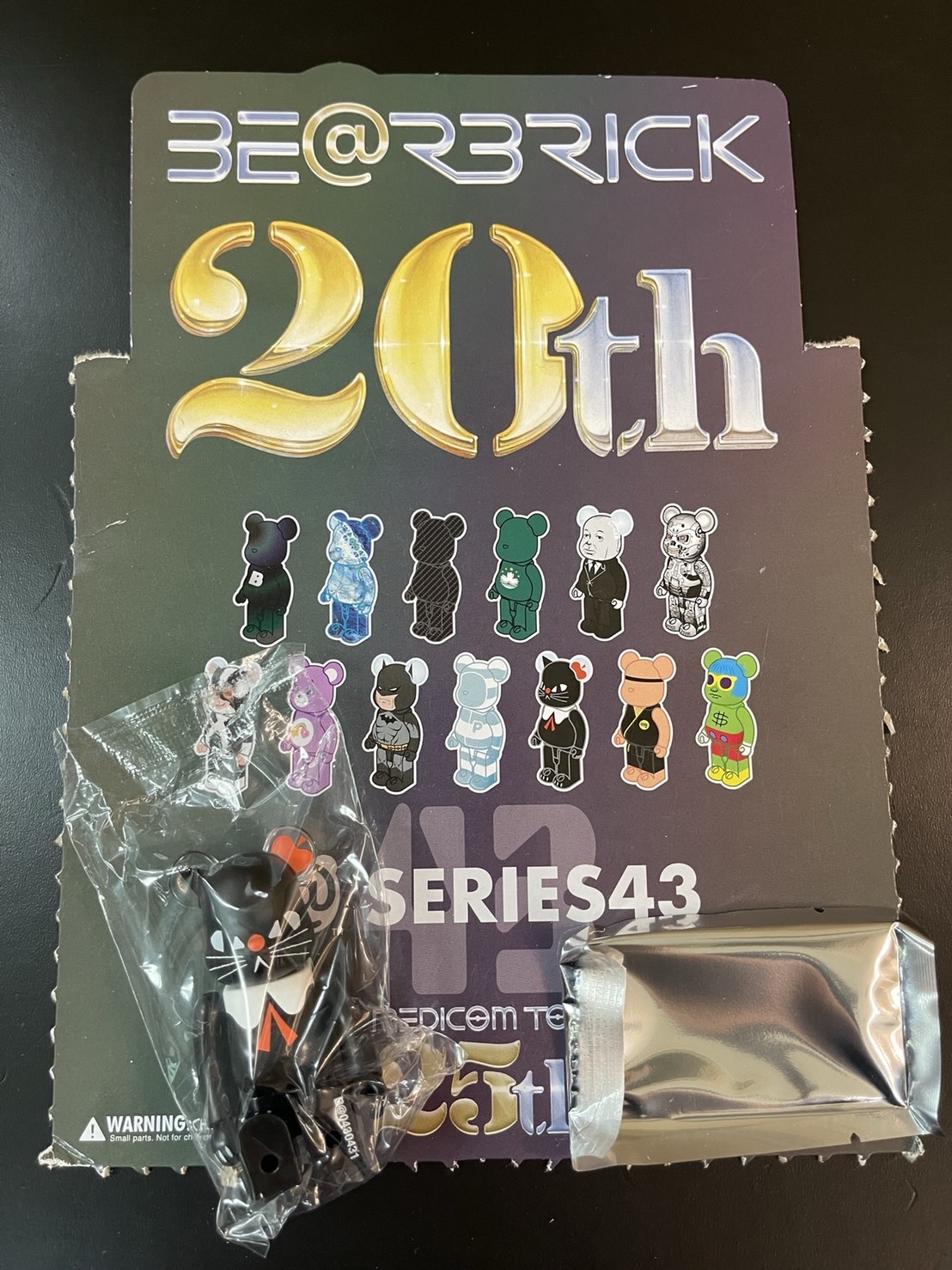Bearbrick 100% series 43 - Artist Kuroneko Design