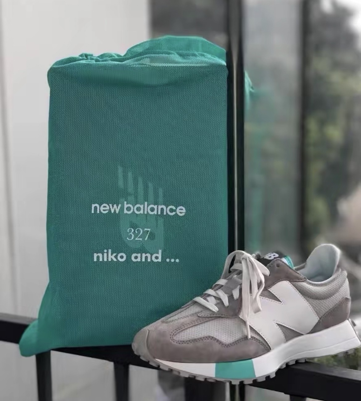 Niko and x New Balance 327 聯名款(MS327RJ1)