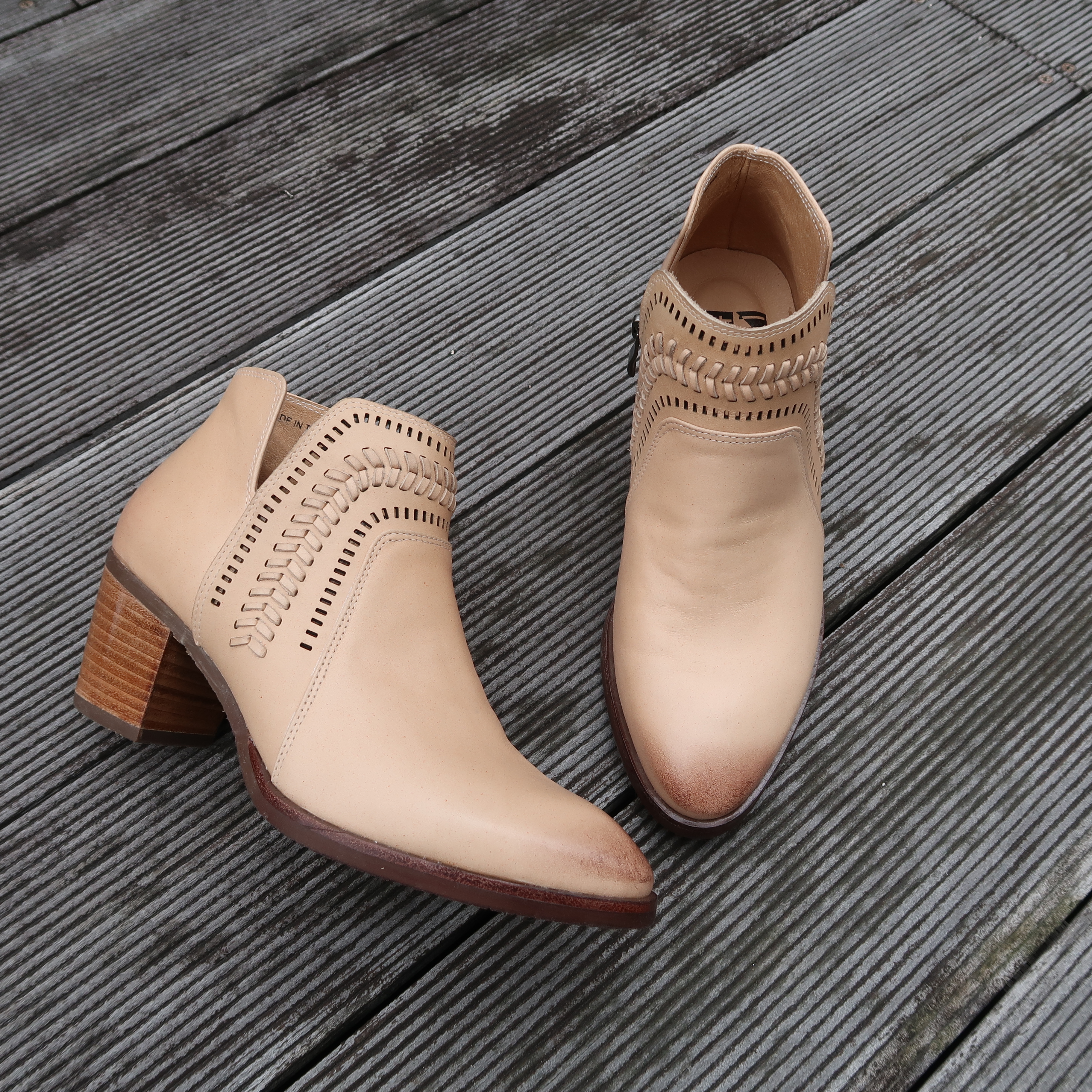 【塞納河畔】苯染牛皮粗跟編織踝靴