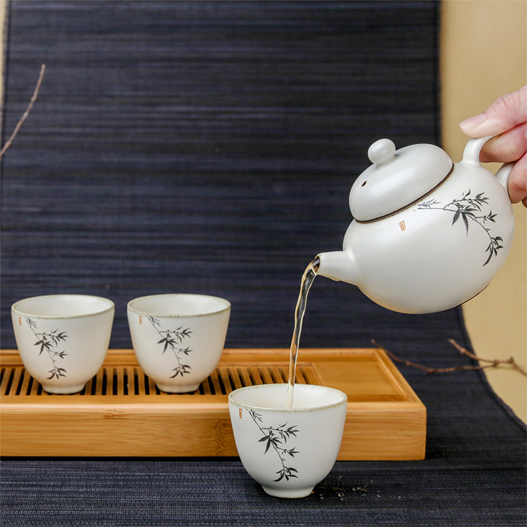 汝黃釉-墨竹單杯(80ml)｜品茗杯｜台灣首選原創設計｜宜龍茶具Eilong