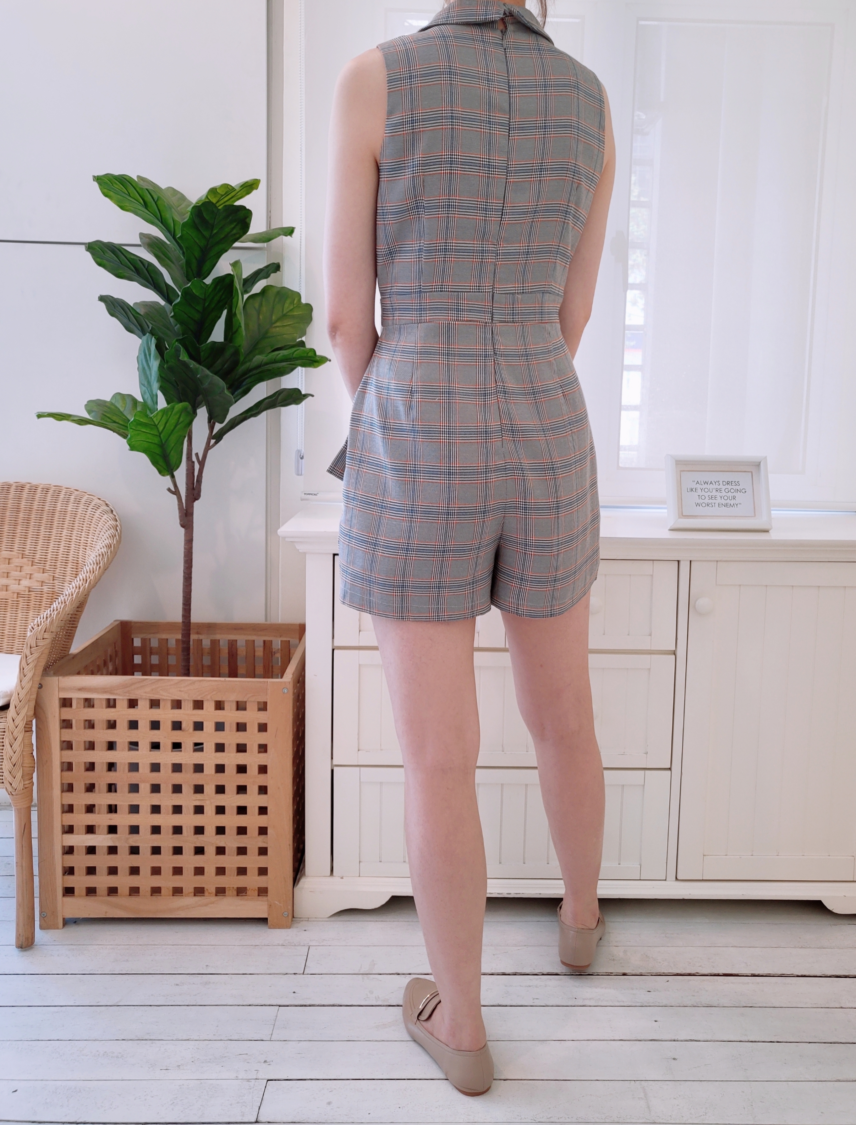 CHECKED SLEEVELESS SHORT JUMPSUIT
