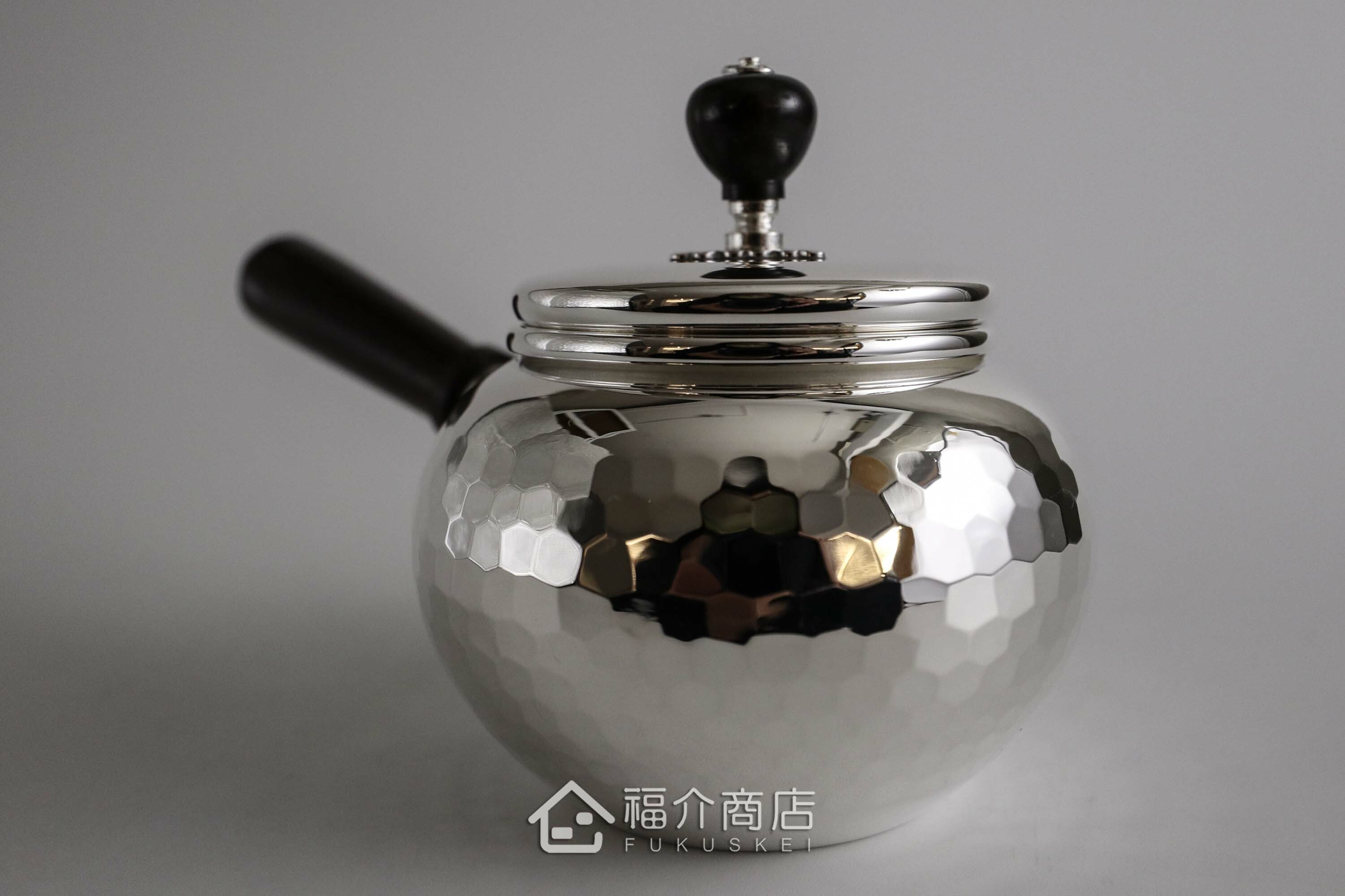 泡茶用的日本純銀茶壺