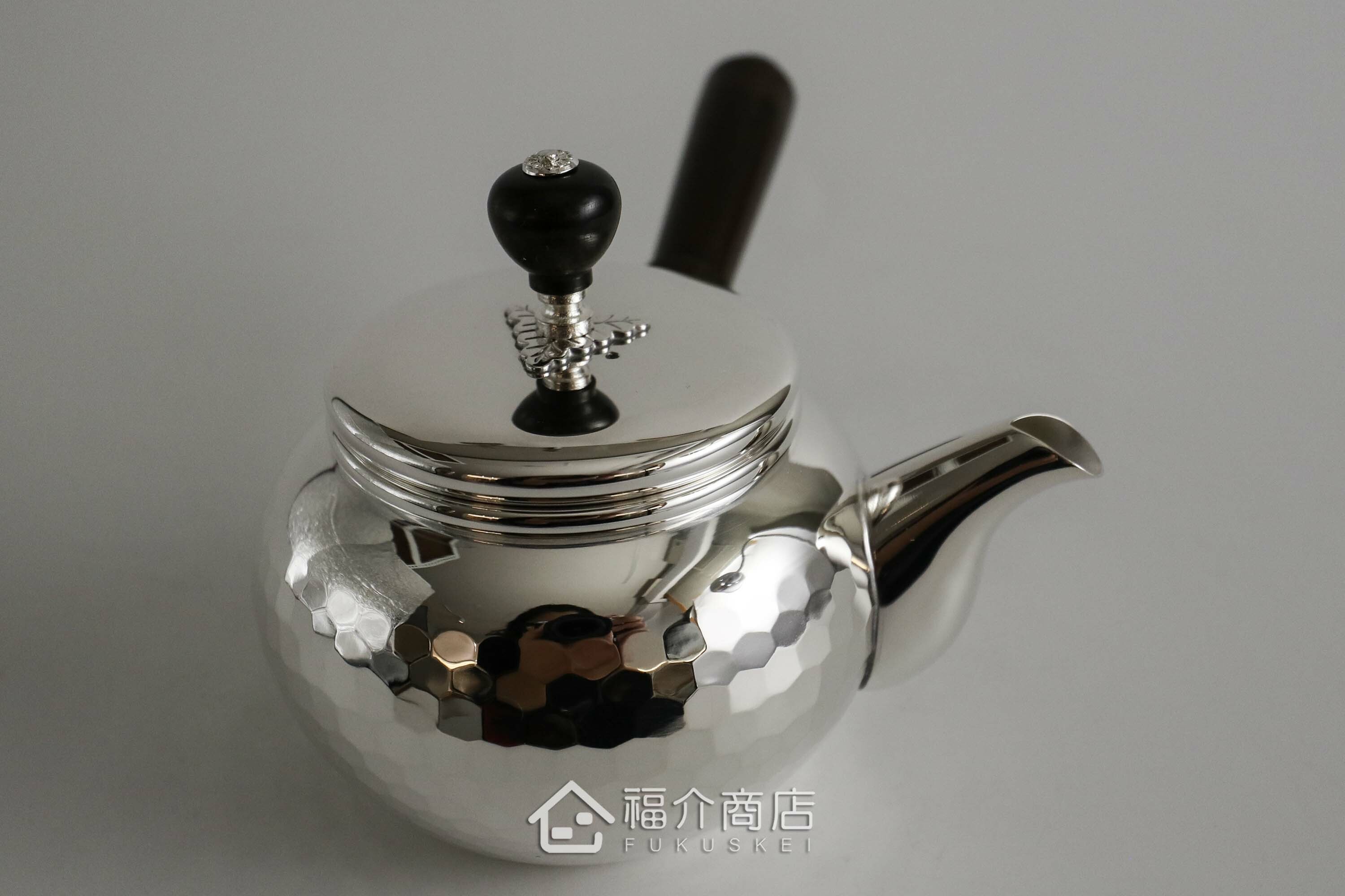 泡茶用的日本純銀茶壺