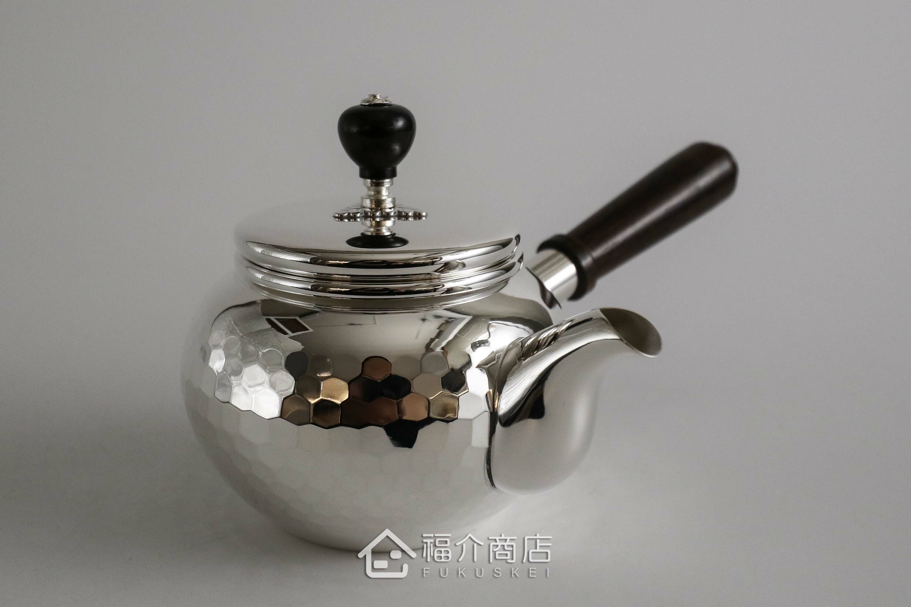 泡茶用的日本純銀茶壺