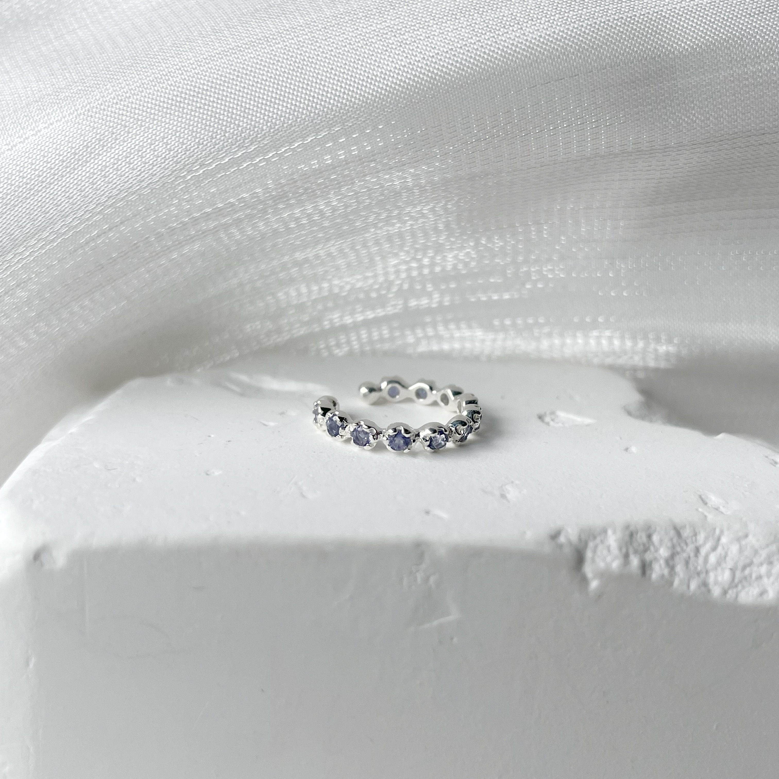 整圈小花堇青石耳骨夾