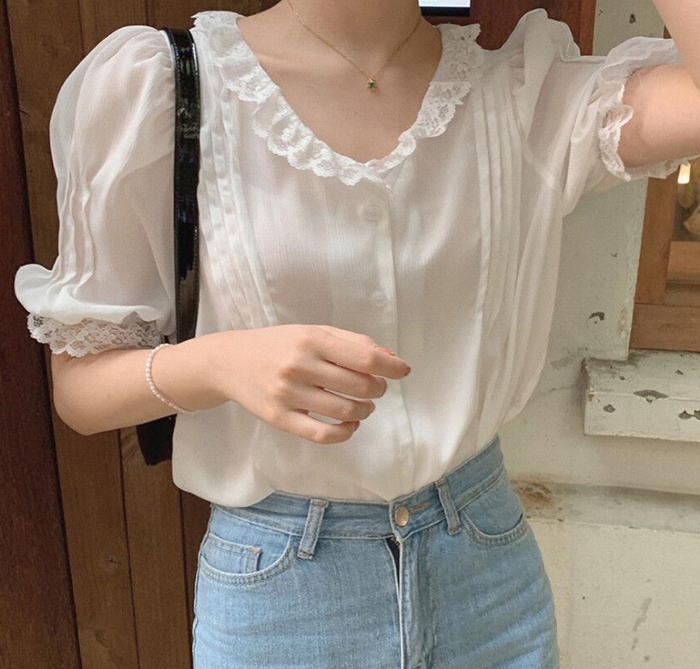 LYS -  <現貨> 天使係女孩V領泡泡蕾絲上衣