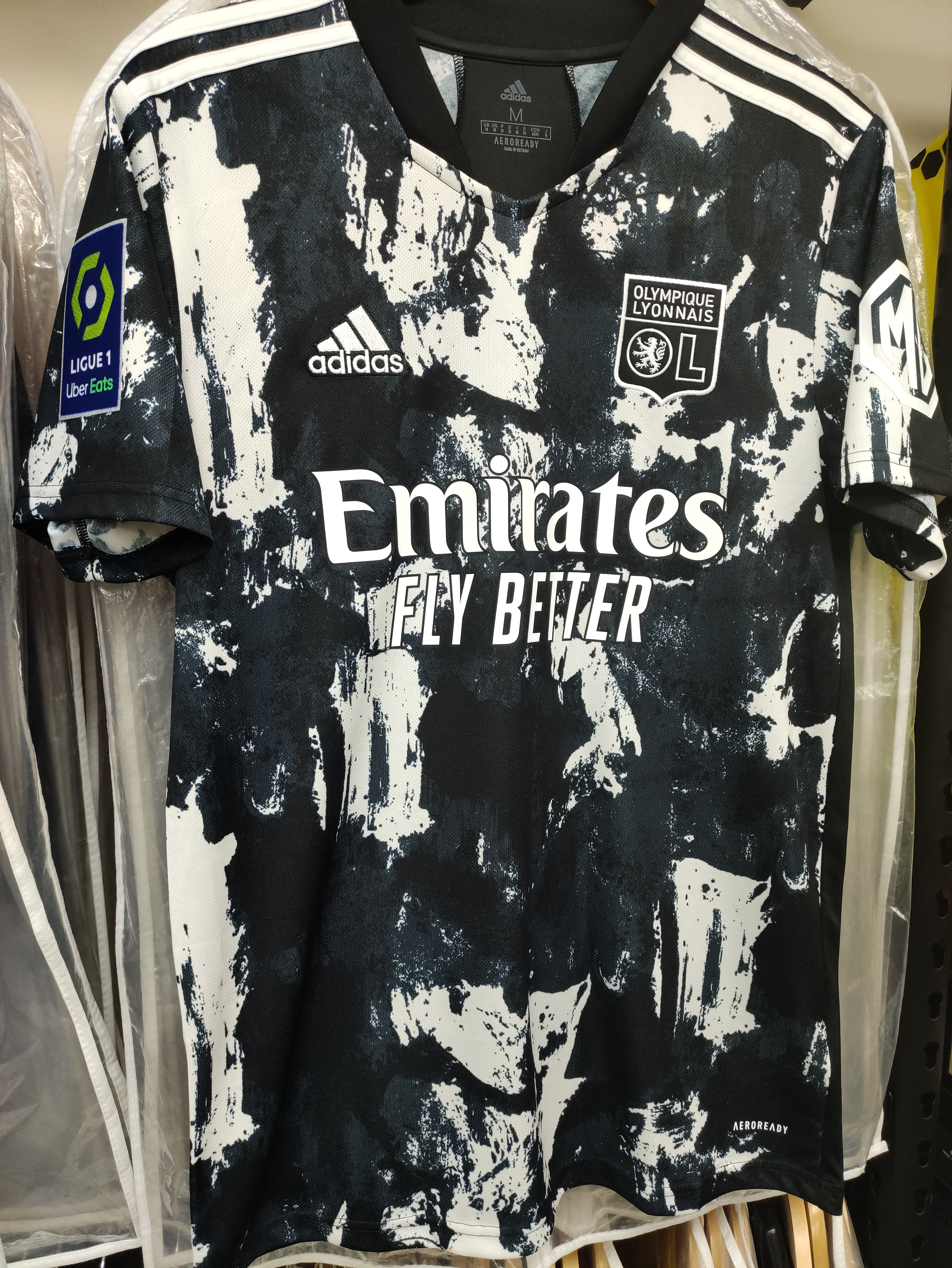 21-22里昂第二作客球衣