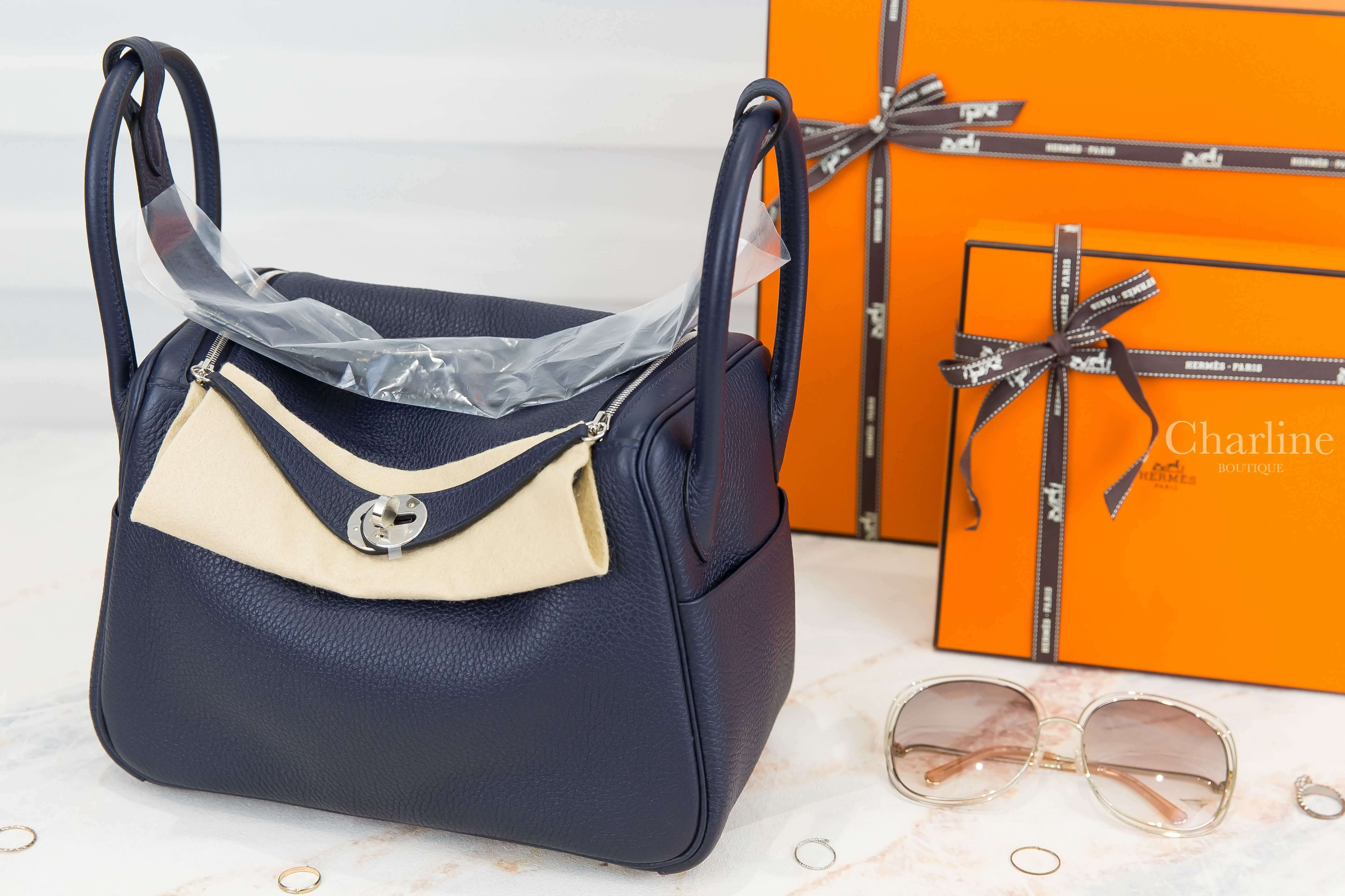 Hermès Lindy 26cm 2Z Bleu Nuit Taurillon Clemence U刻午夜藍銀釦-Charline Boutique 精品代購