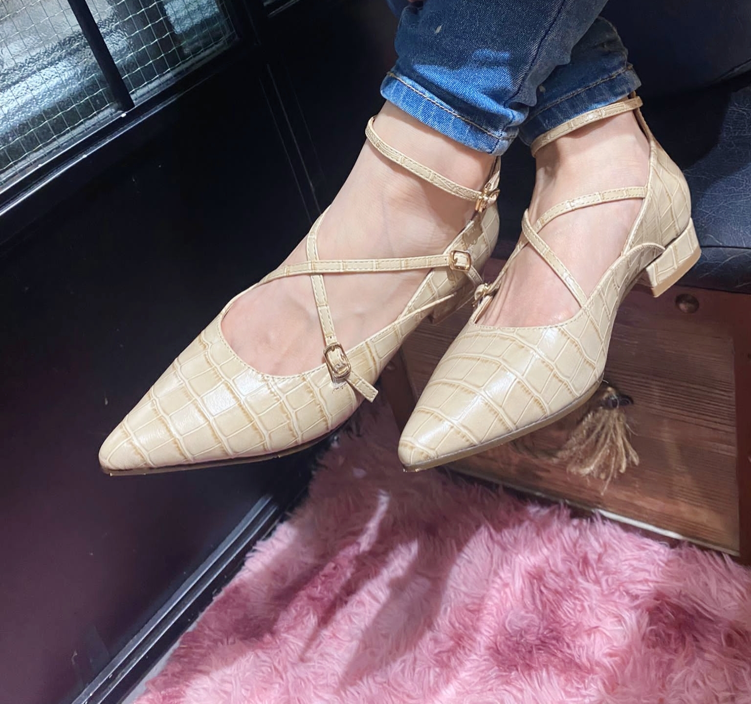 LB #37432 - White WT / 36