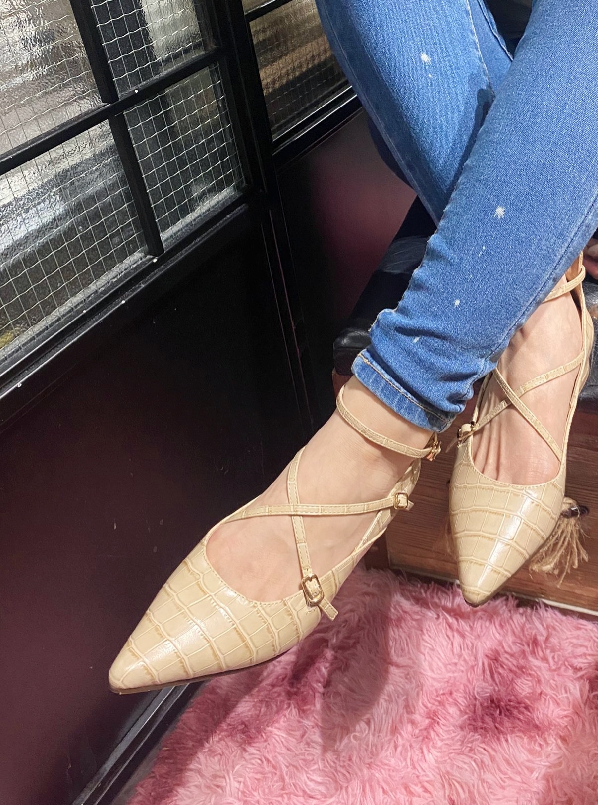 LB #37432 - White WT / 36