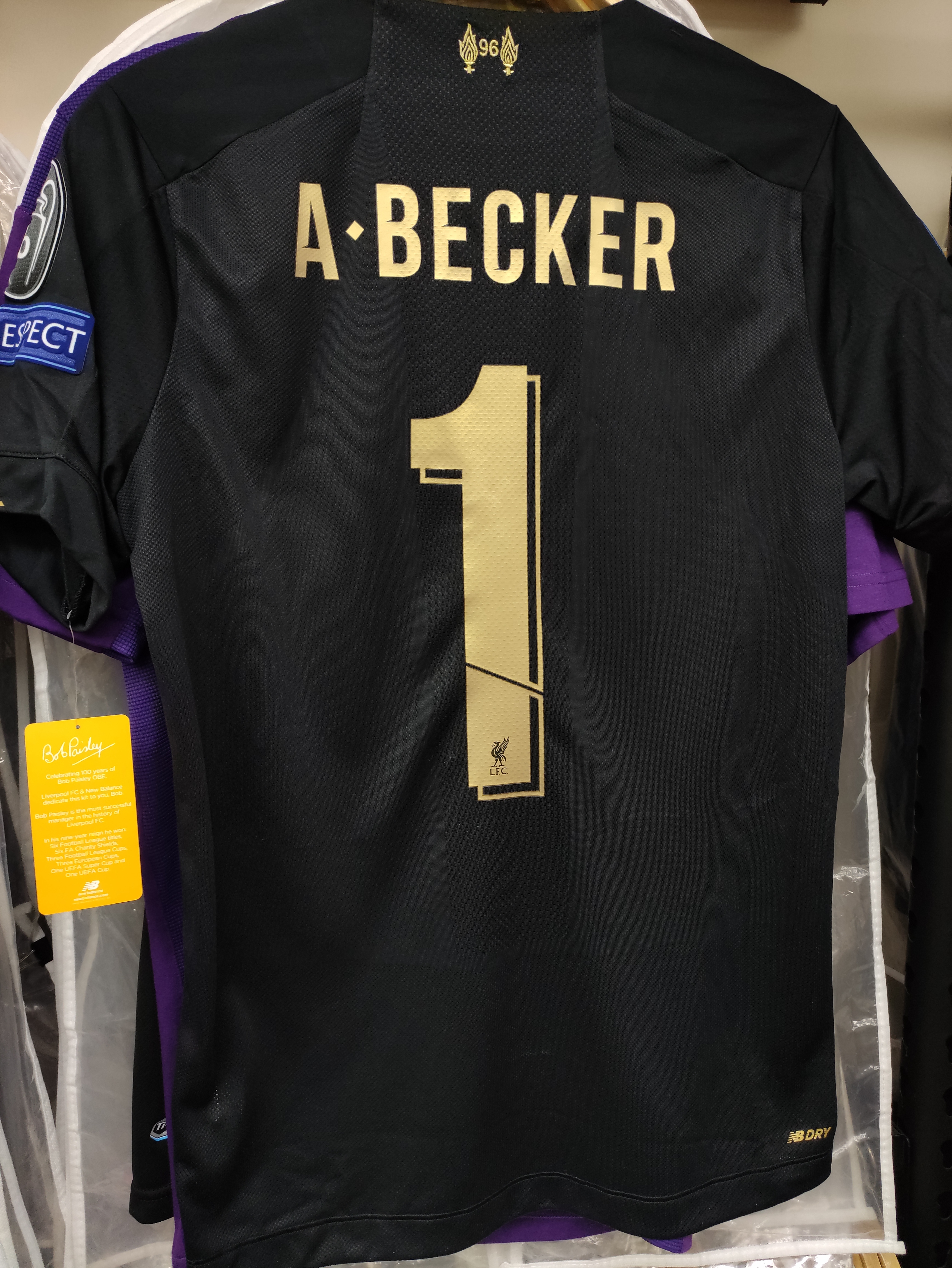 19-20利物浦黑金龍門球衣