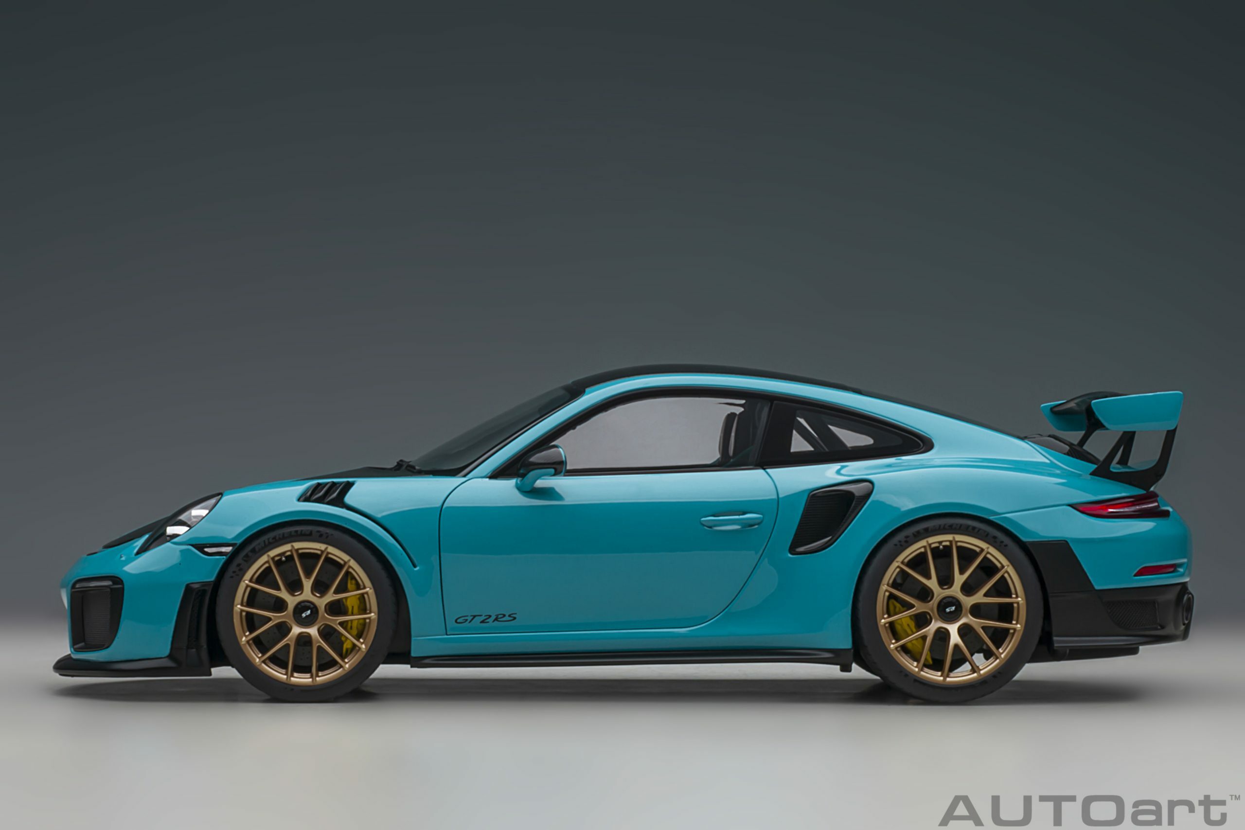 1/18 AUTOART Porsche 911 (991.2) GT2 RS Weissach Package (Miami Blue) (78175)
