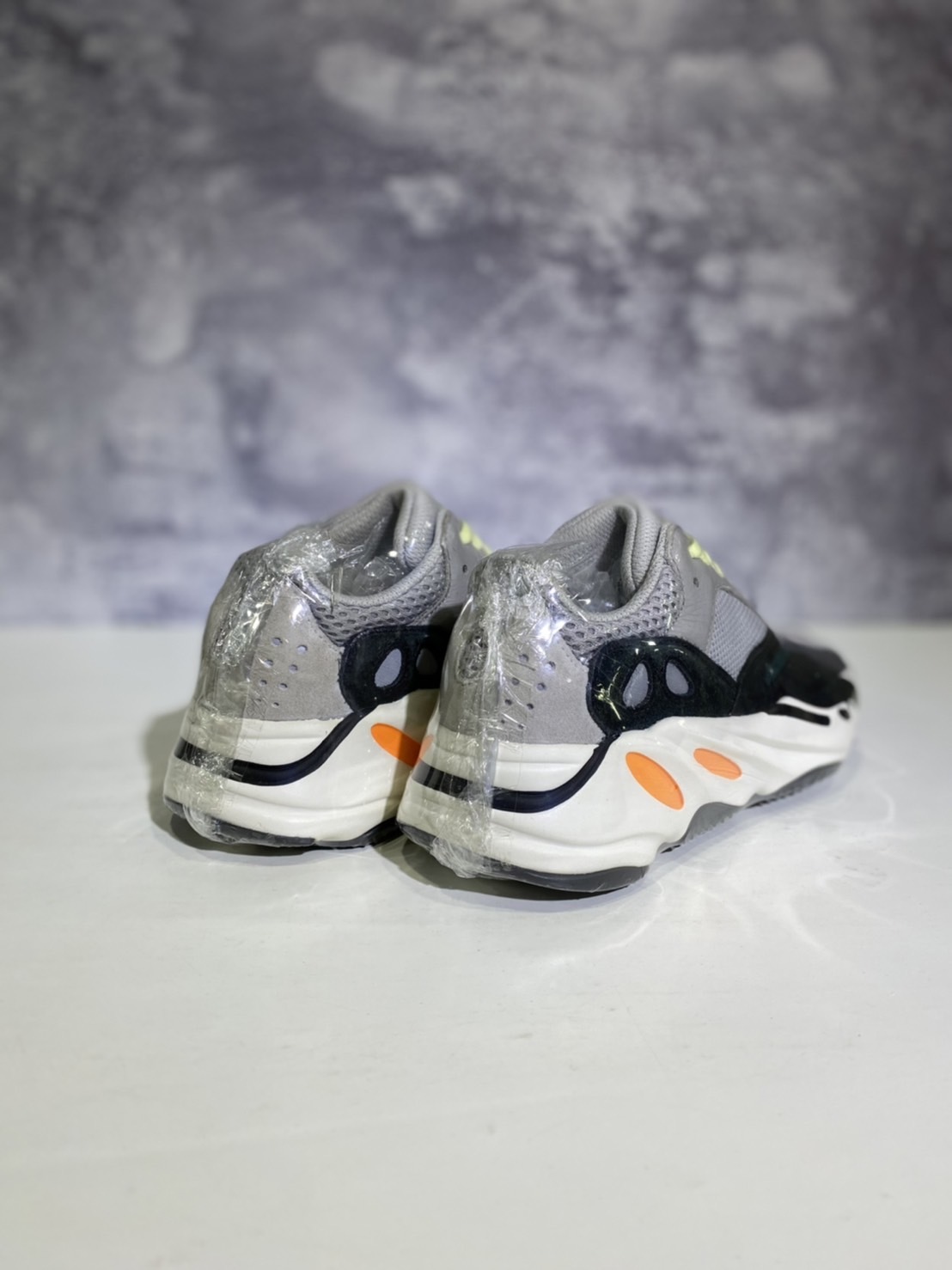 低於原價 Addidas Yeezy Boost 700 OG"Wave Runner" B75571-2018 反光老爹鞋 男女同款 22