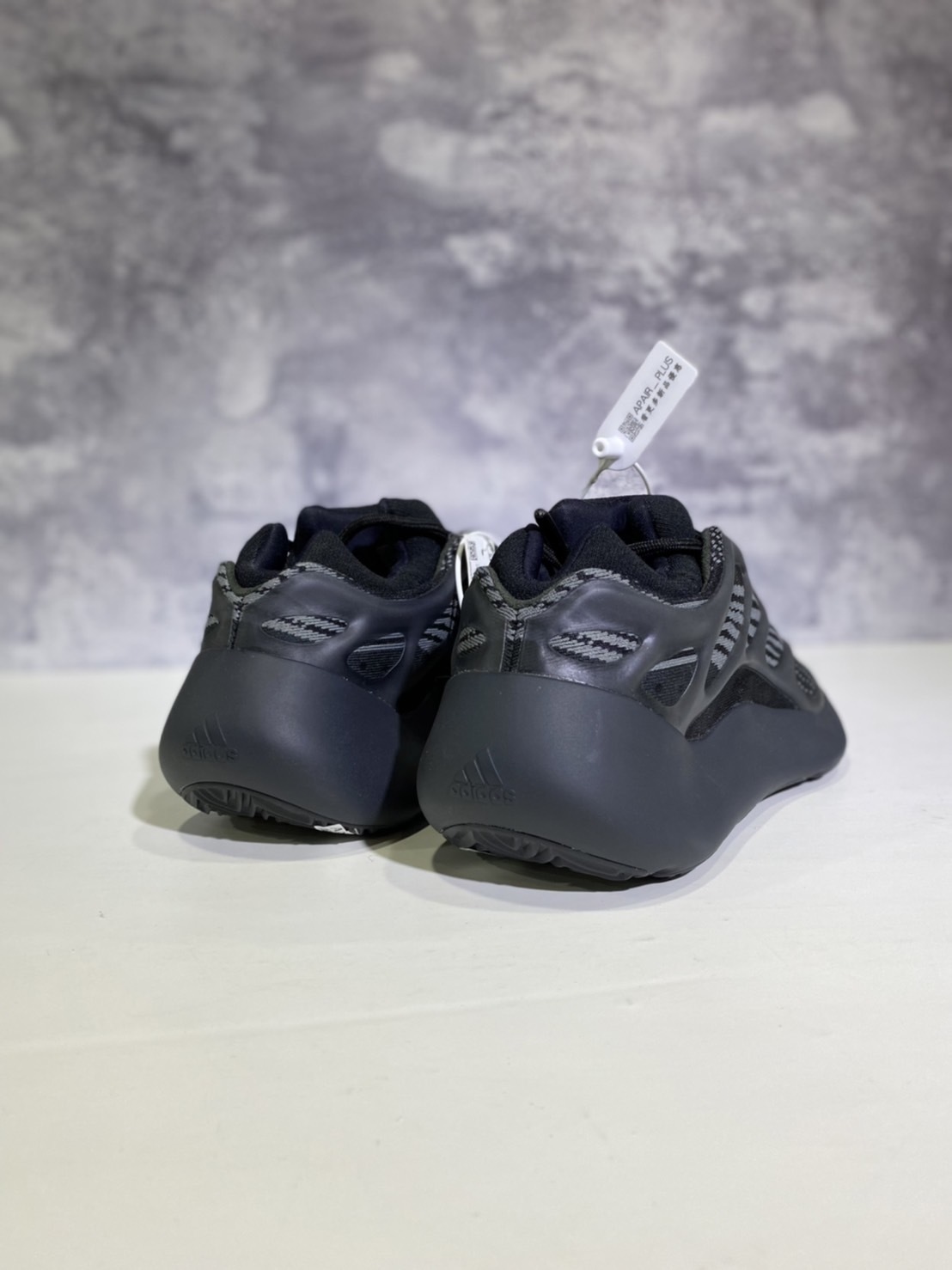 【APAIR】出清 Adidas Yeezy 700 V3"Alvah" H67799 黑魂 男女同款