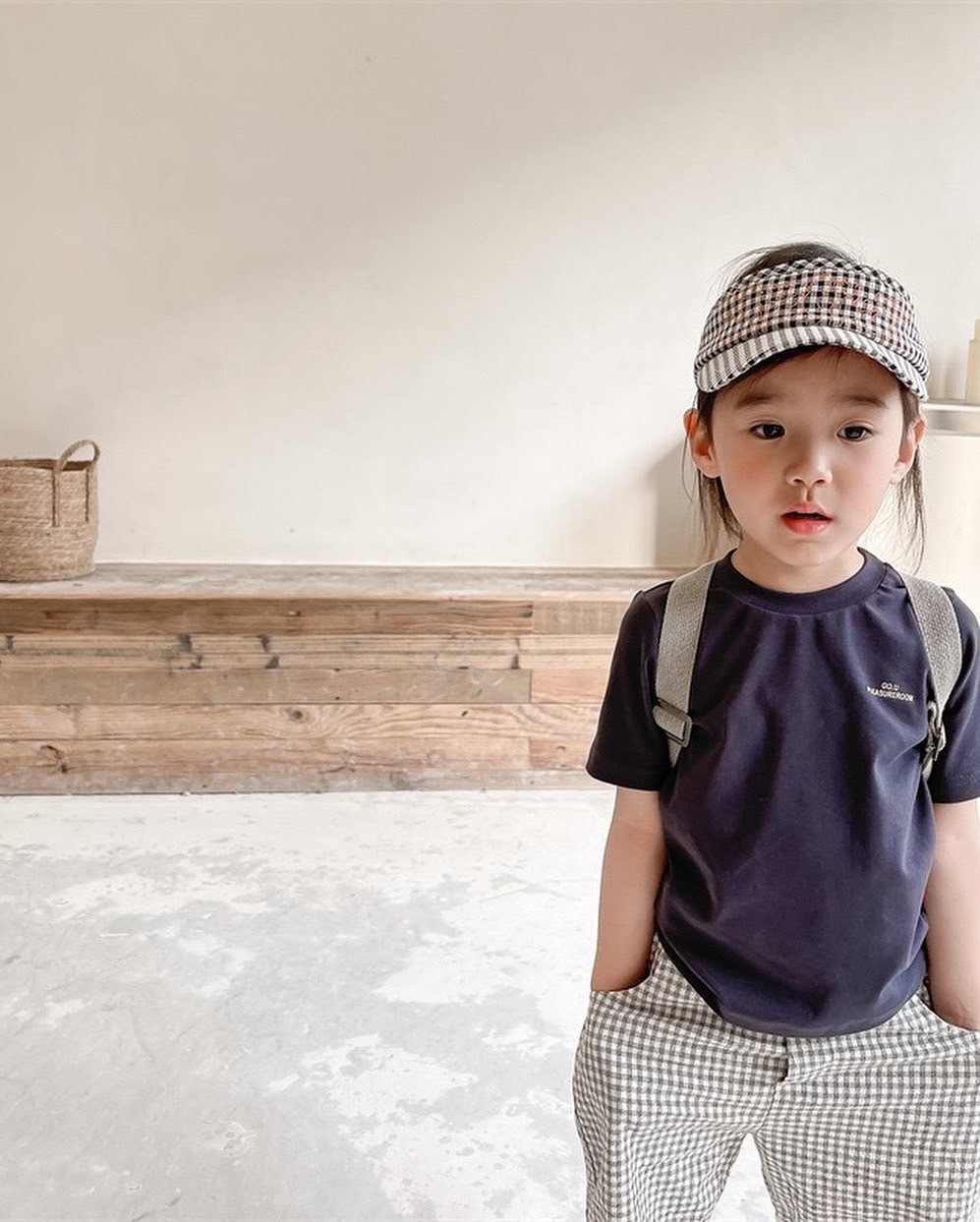 簡約文字素色上衣