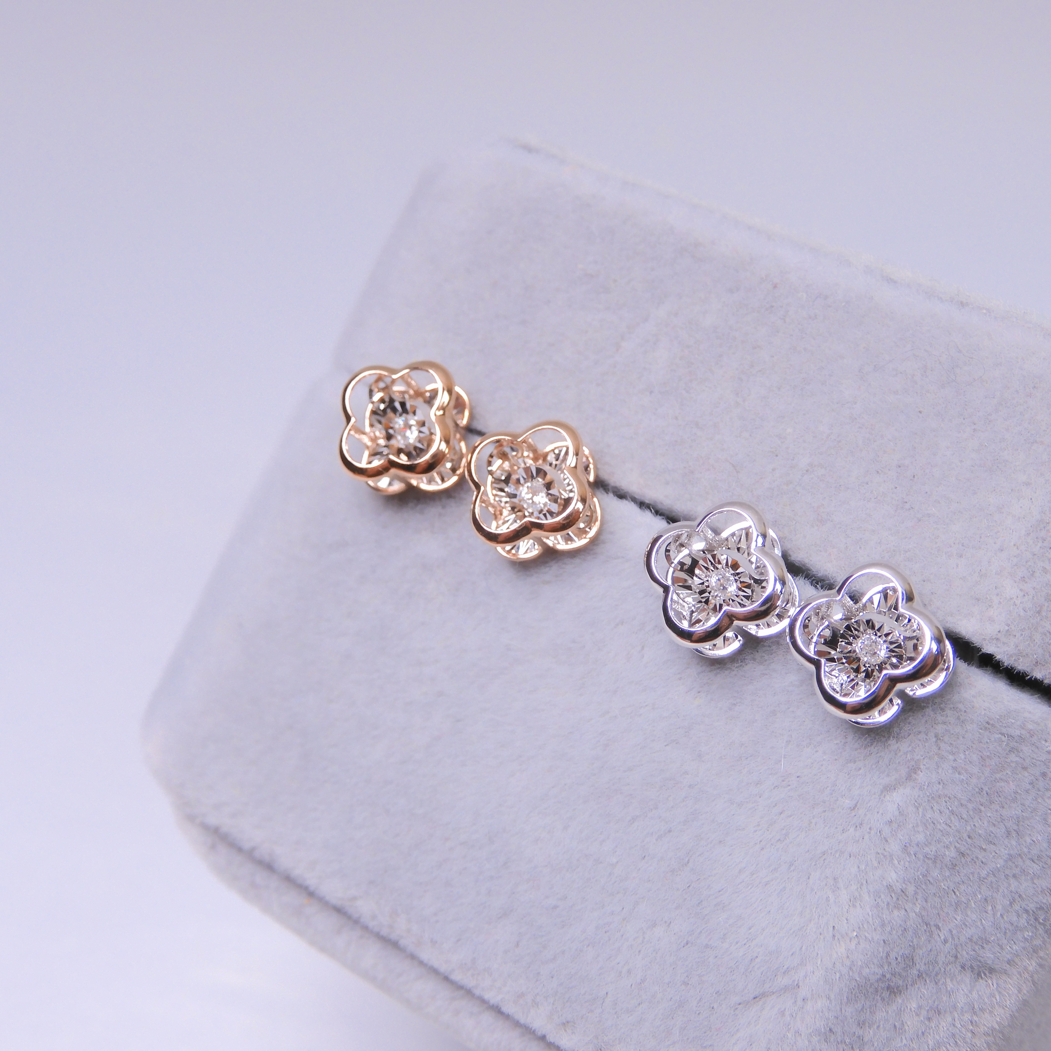 18K Gold 0.02ct Dancing Stone Clover Diamond Ear Studs