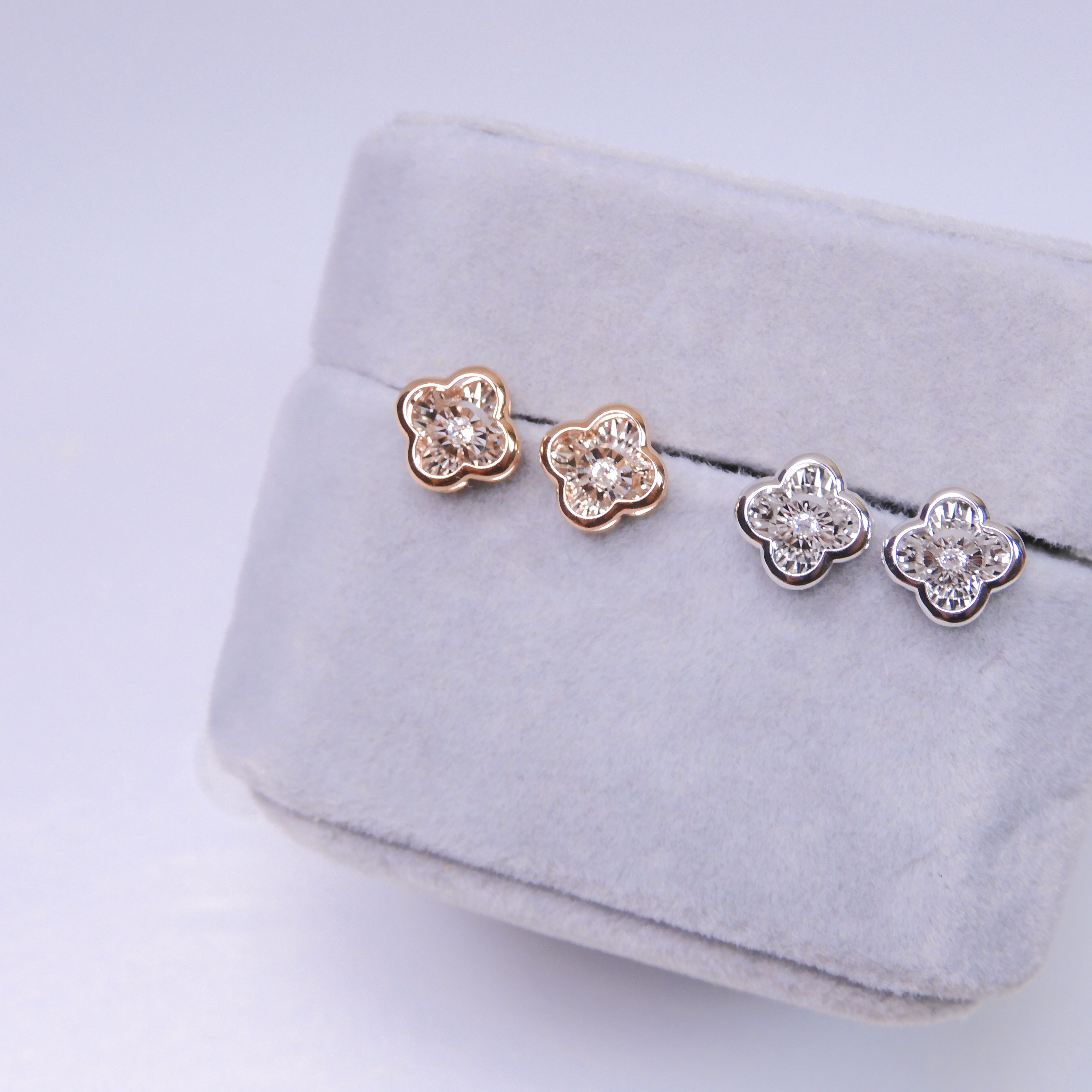 18K金 0.02ct Dancing Stone 四葉草鑽石耳釘