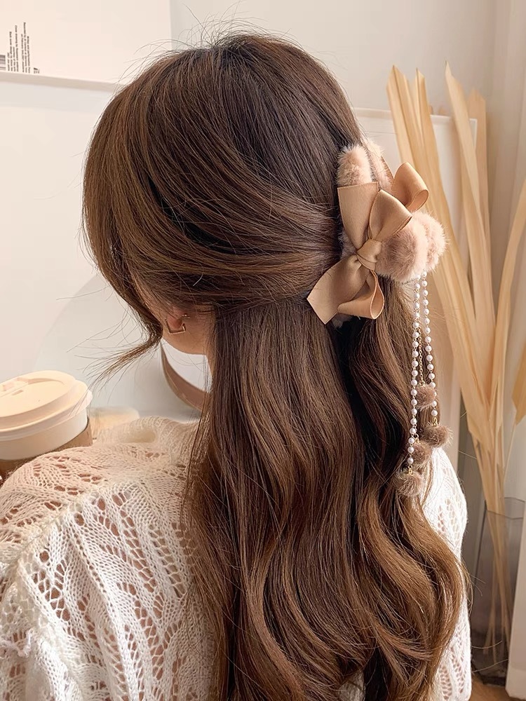 Furry Ball Pearl Tassel Chain Hair Claw
