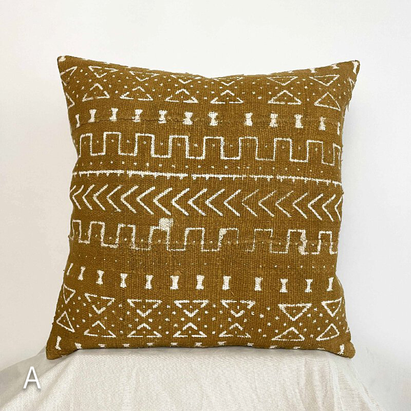 泥染抱枕｜黃土｜馬利