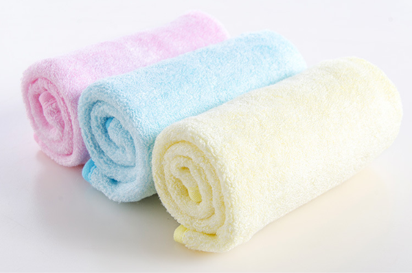 破盤價 純棉可掛式小方巾連單色刺繡LOGO LOGO2525